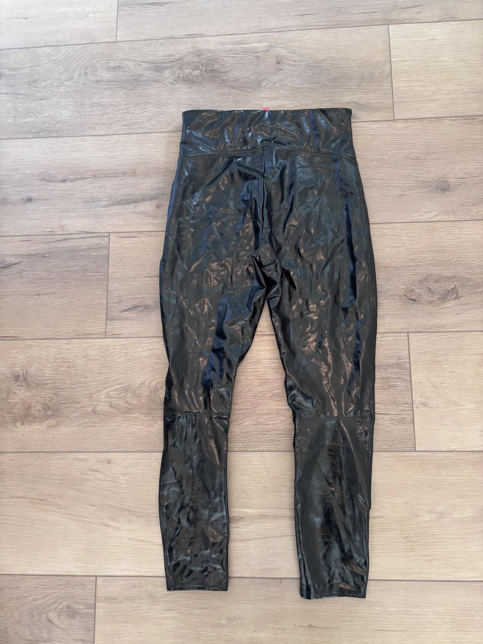 Spanx Faux Patent Leather Leggings in Black (Size L)