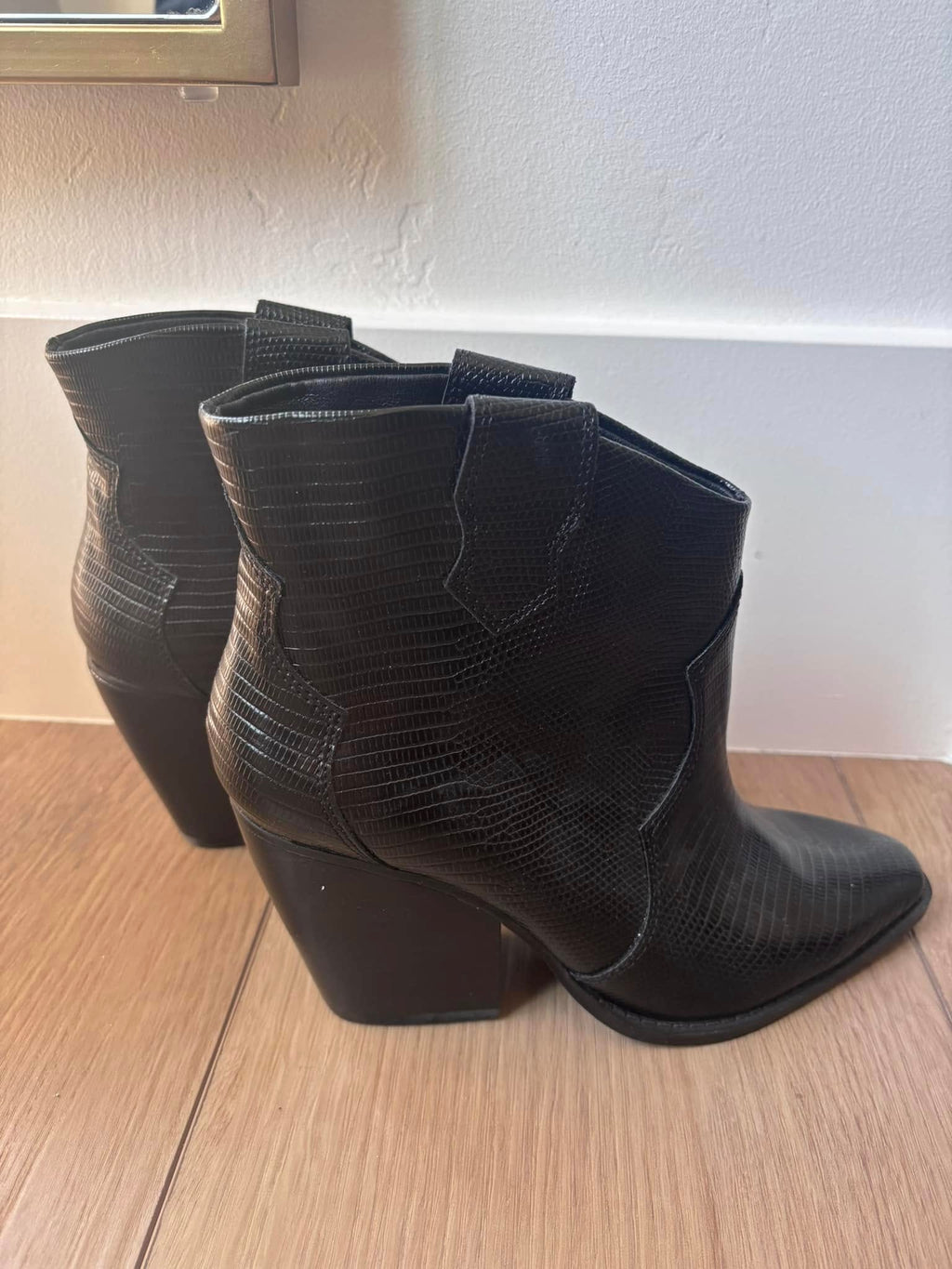 Chinese Laundry LA Boots (Size 7.5)
