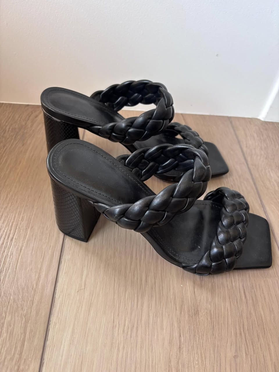 Black Braid￼ed Heels (Size 7.5)