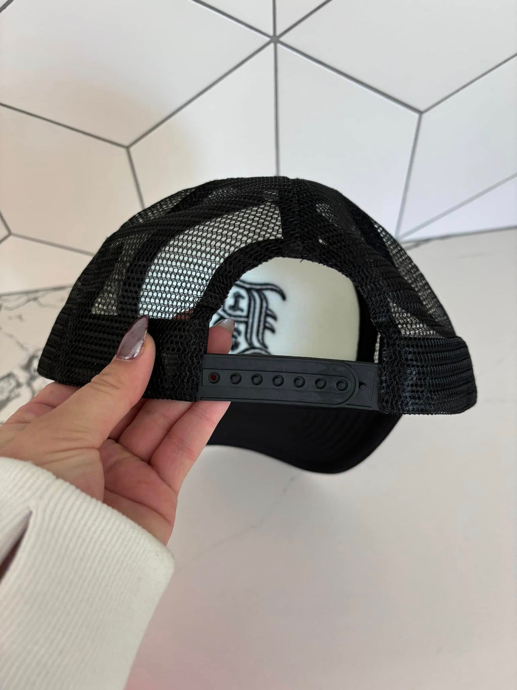 Trucker hat