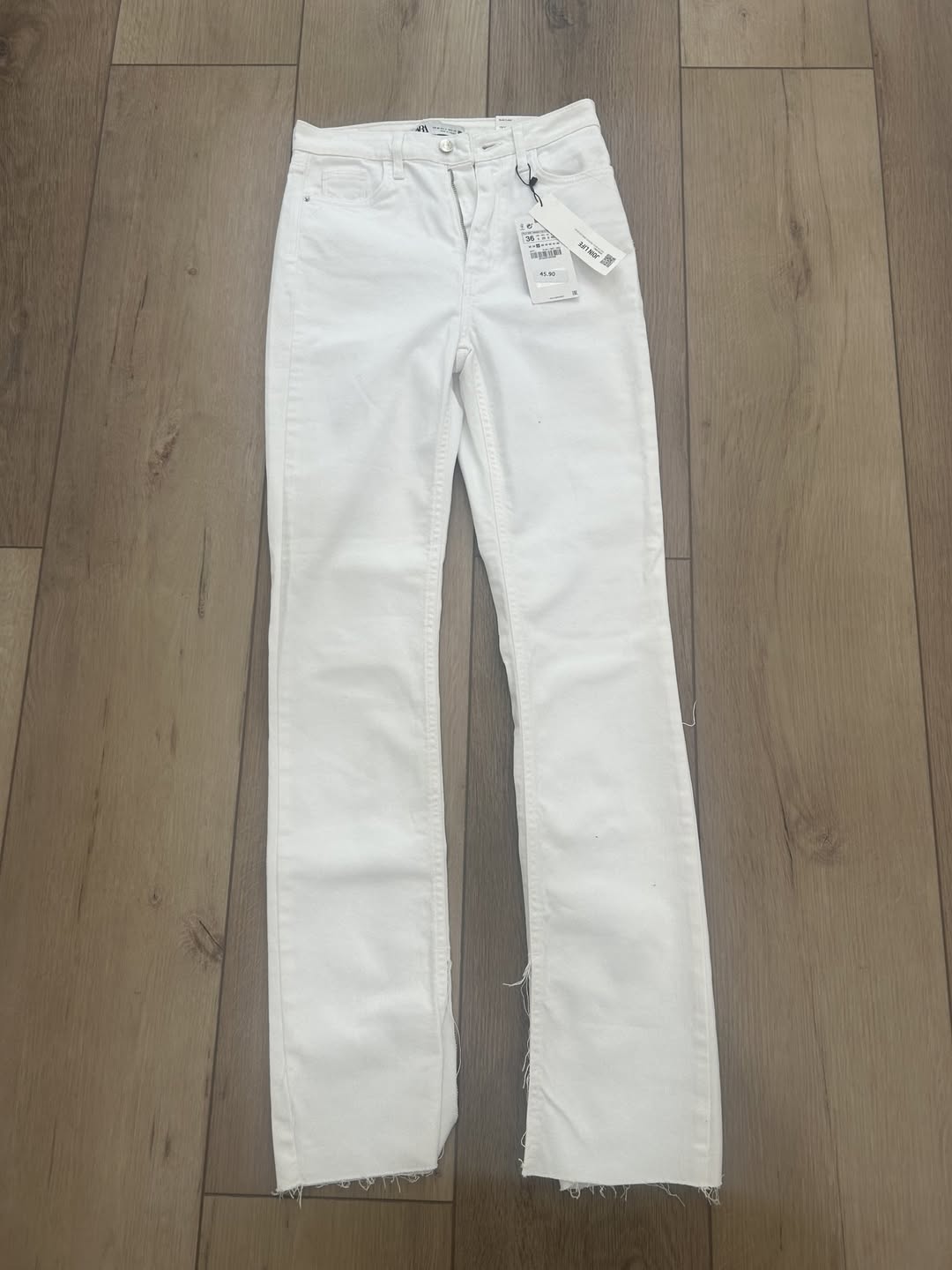 Zara - White Skinny Jeans (Size 36)