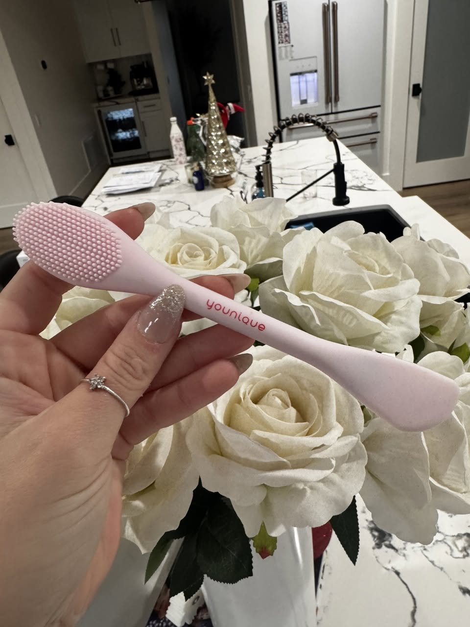 Brand New Younique Dual-Ended Silicone Facial Mask Applicator & Cleansing Tool