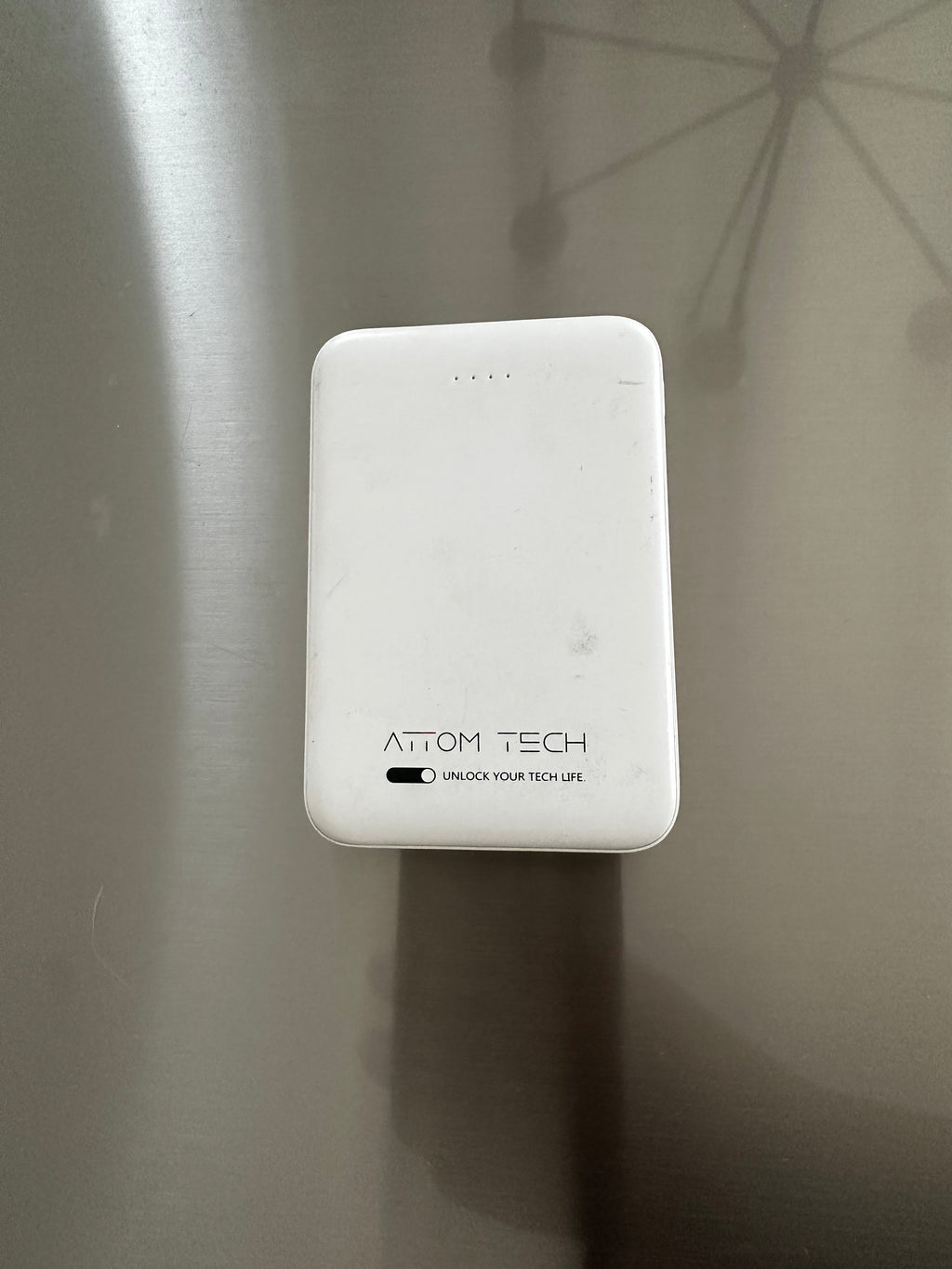 Attom Tech Power bank USB Output