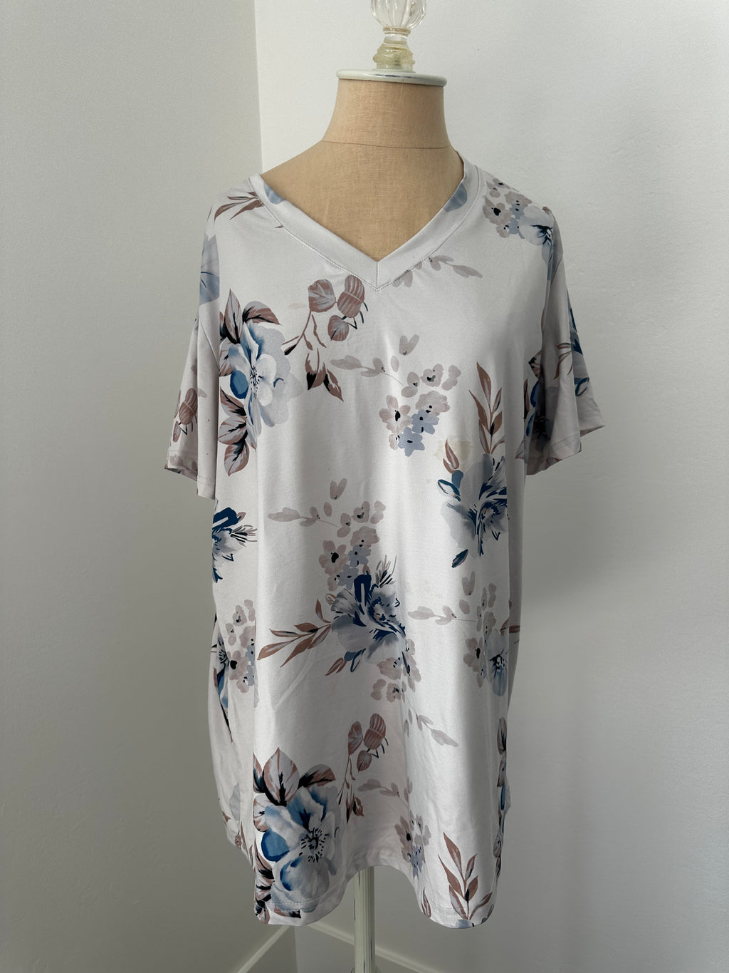 Floral Vneck Top (Size XLarge)