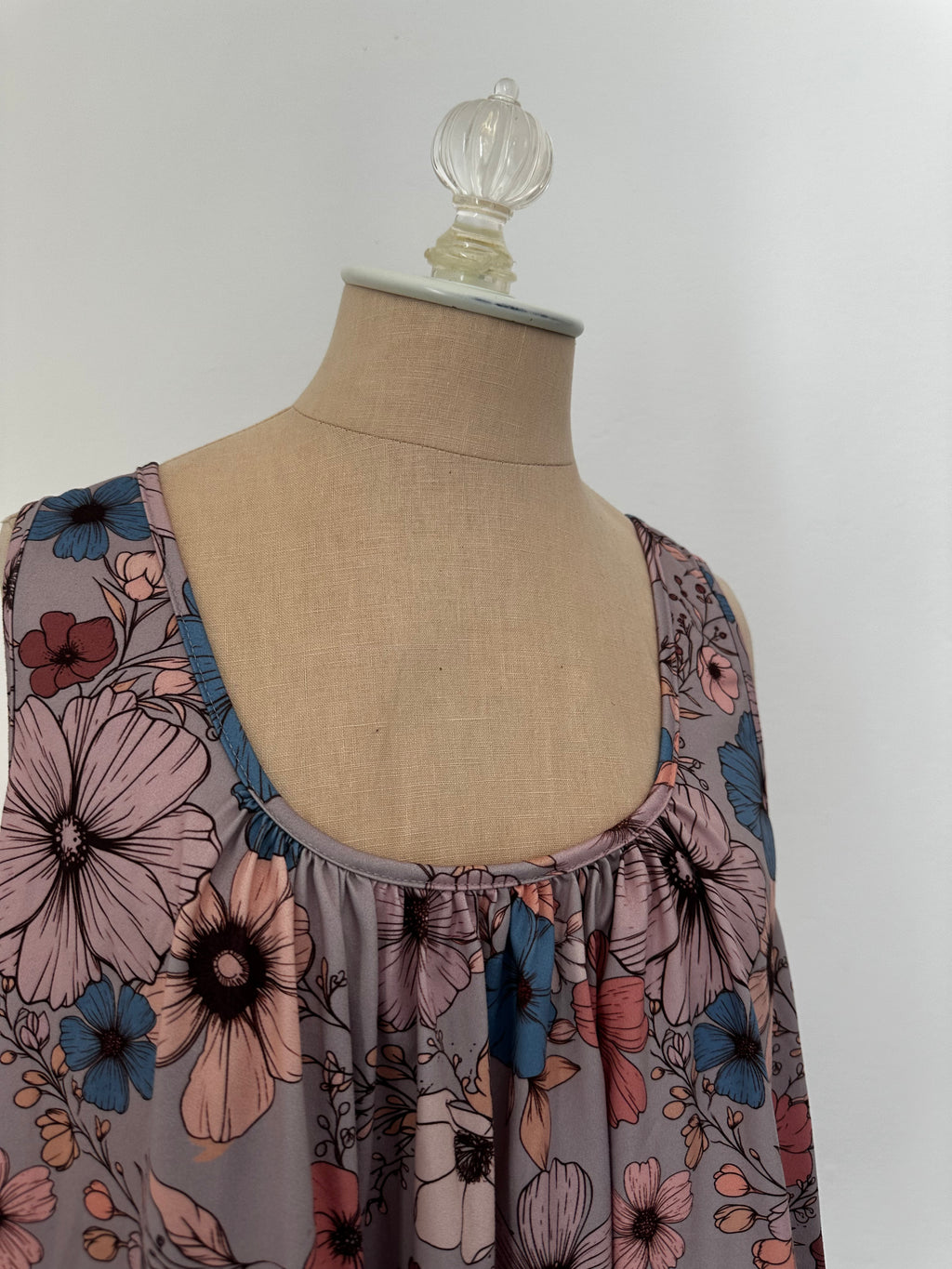 Floral Top (Size 1XL)