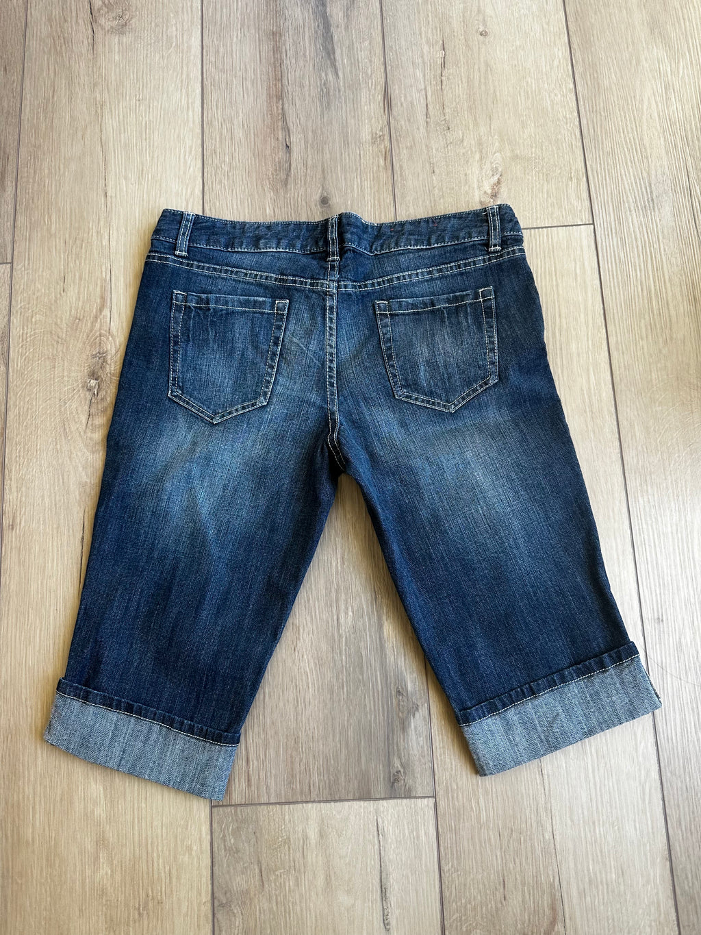Denim Capri Pants (Size 11/Large)
