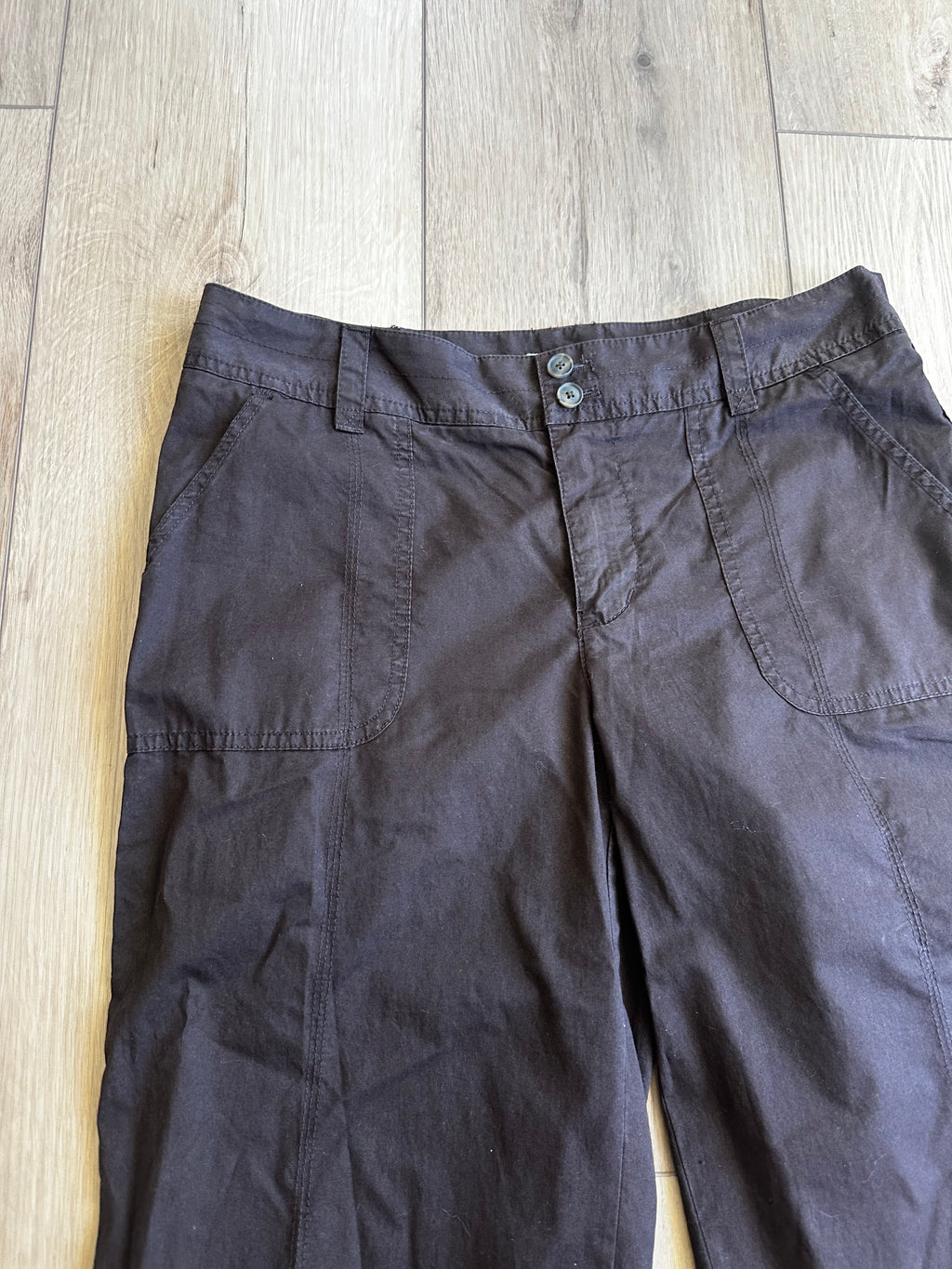 Brown Capri Pants (Size 10/Medium/Large)