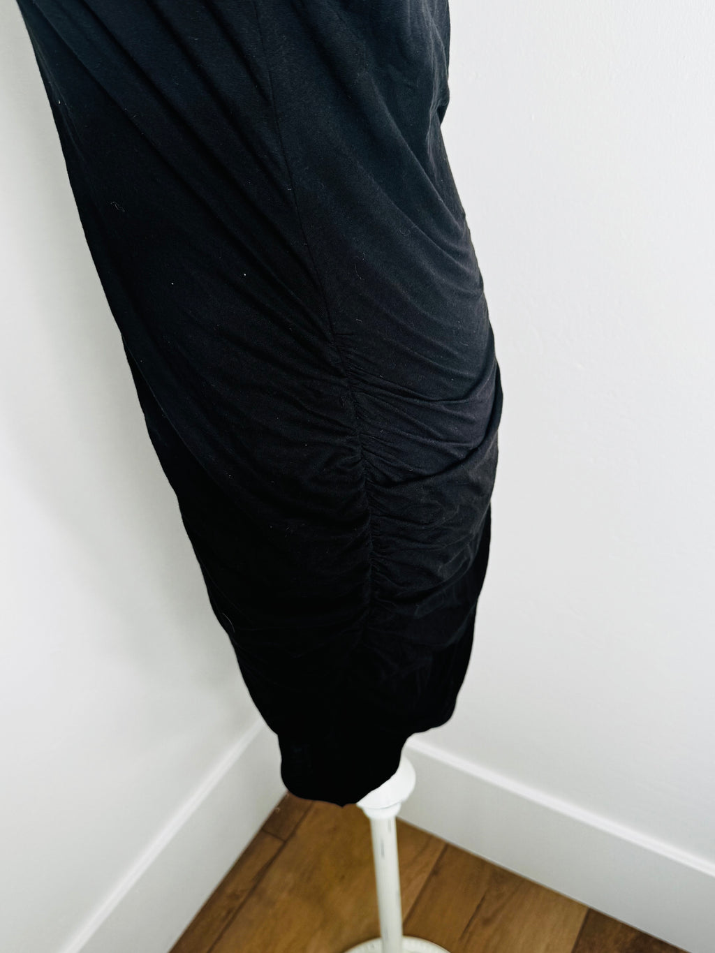 Black 'T-Shirt Dress' with Scrunch Side