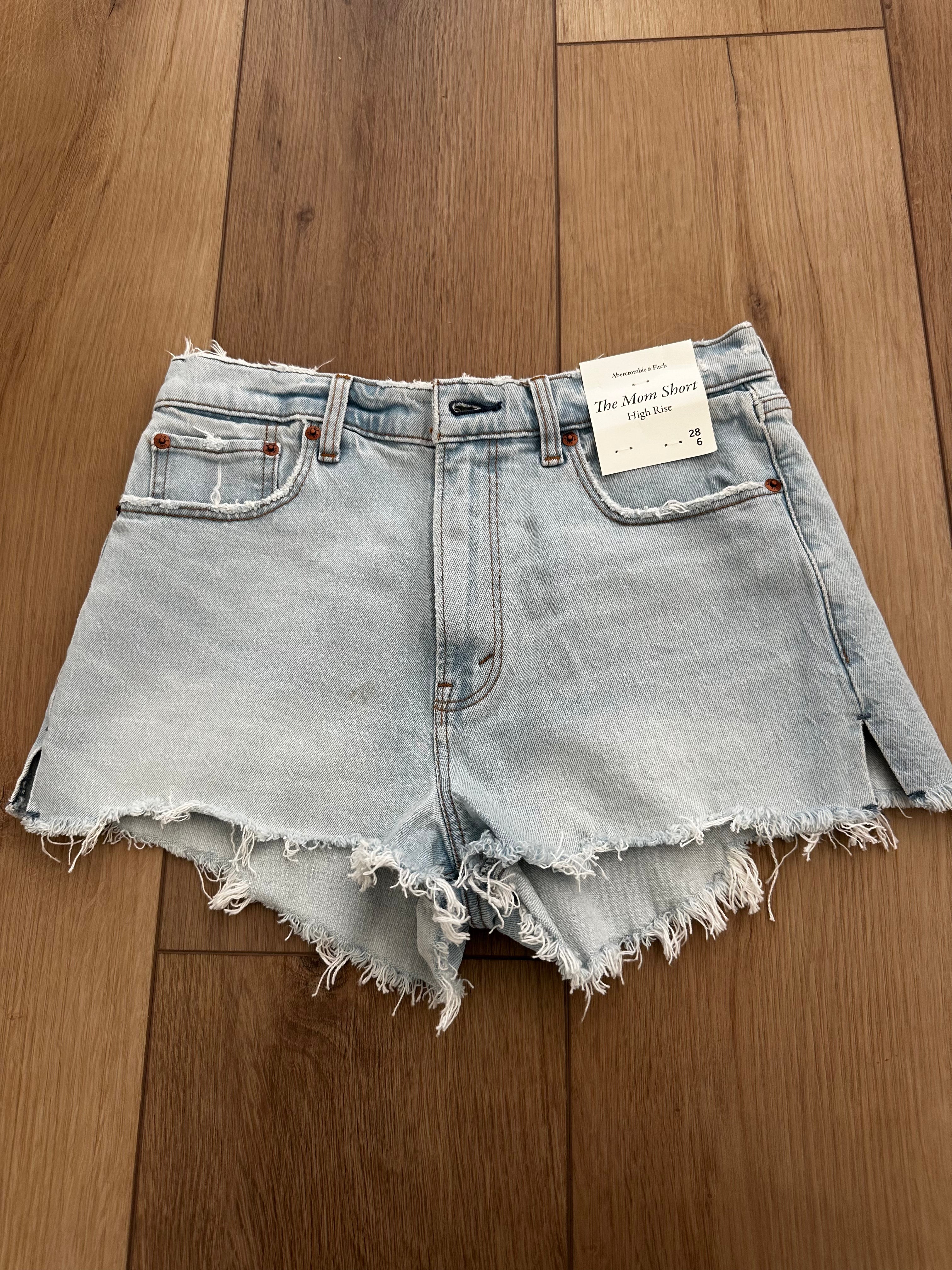 New Abercrombie Denim Shorts (Size 6)