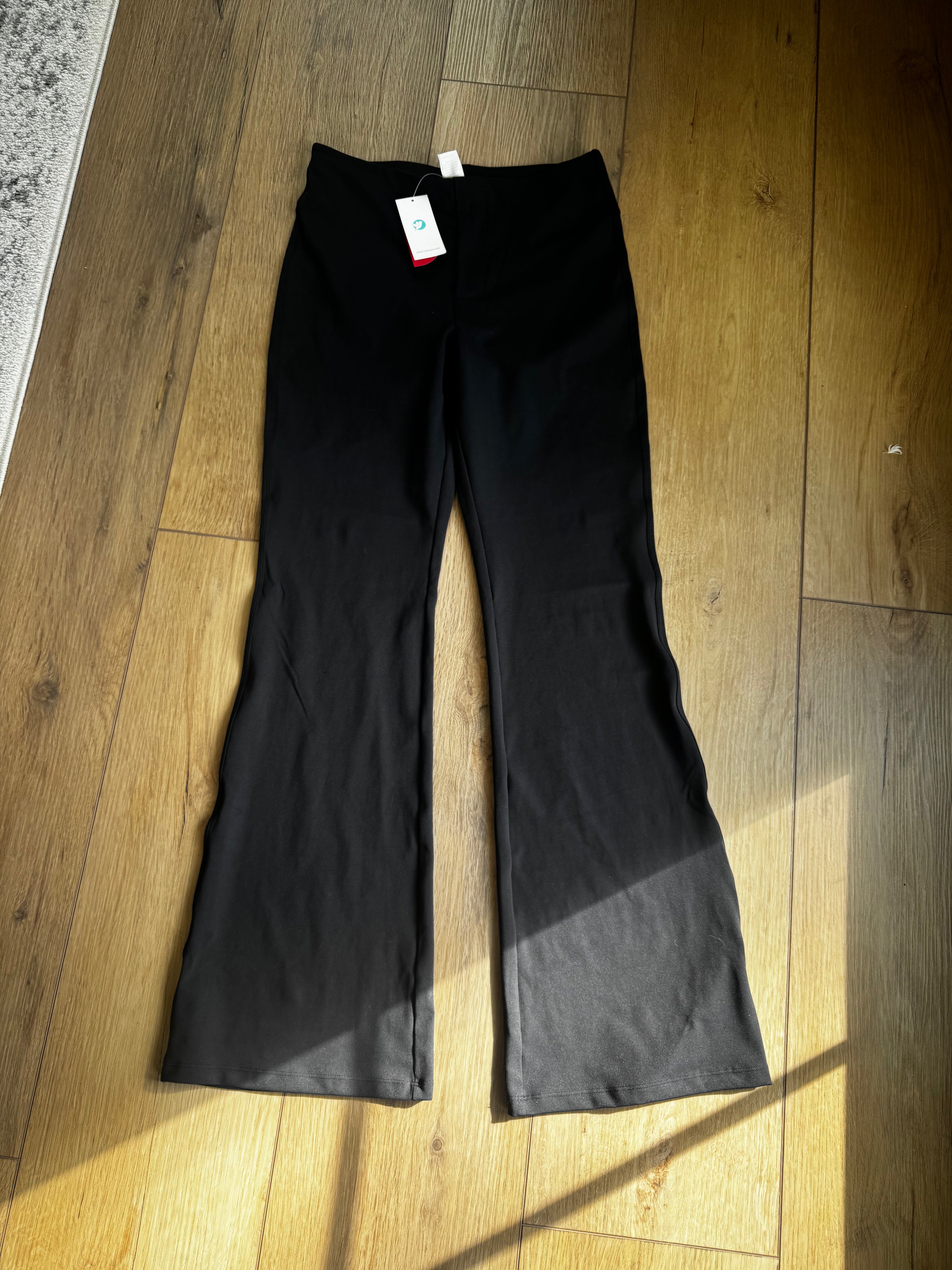 Black Flare Yoga Pants (Medium)