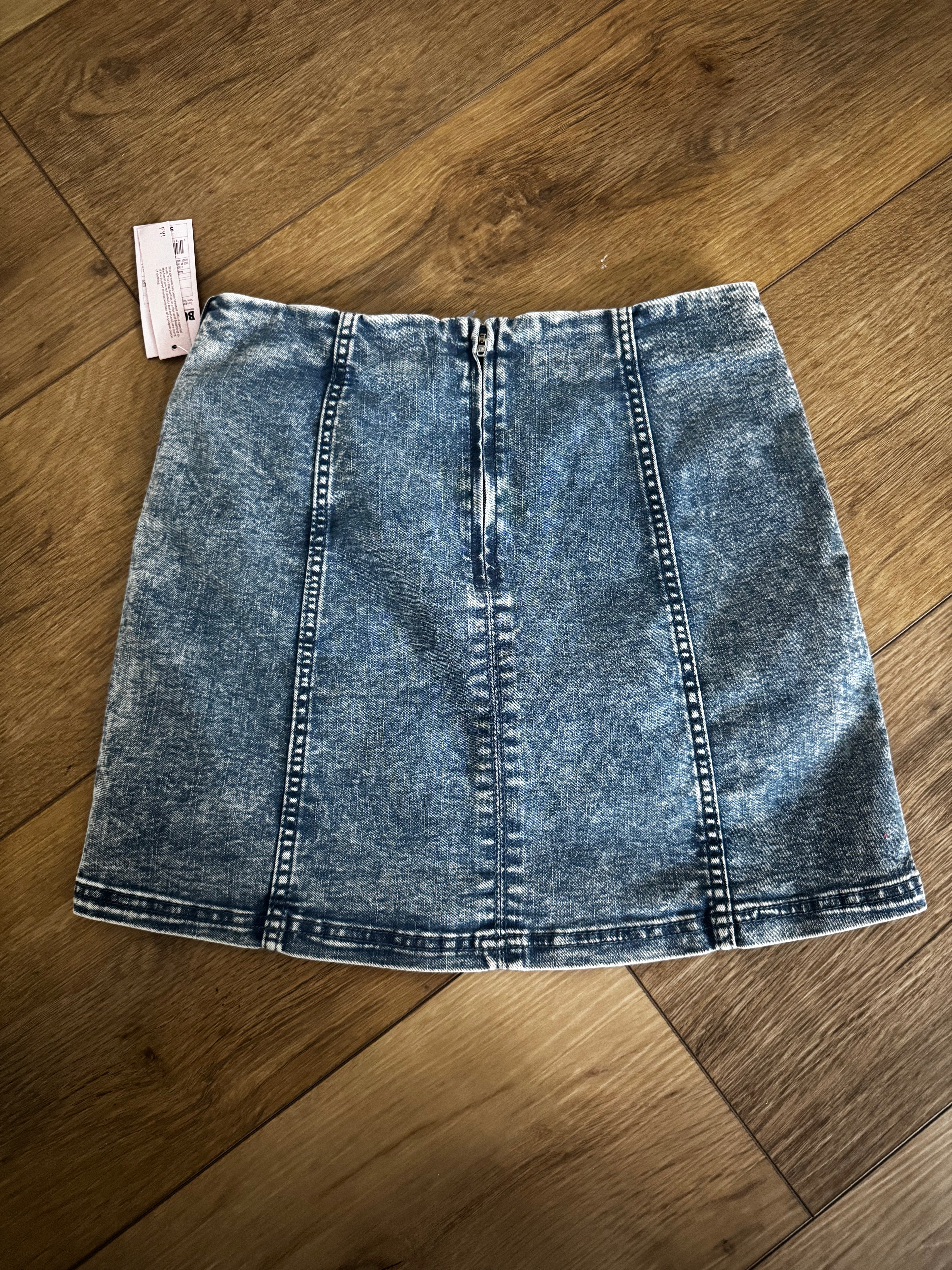 Jean Skirt with Tags (Size: 6)