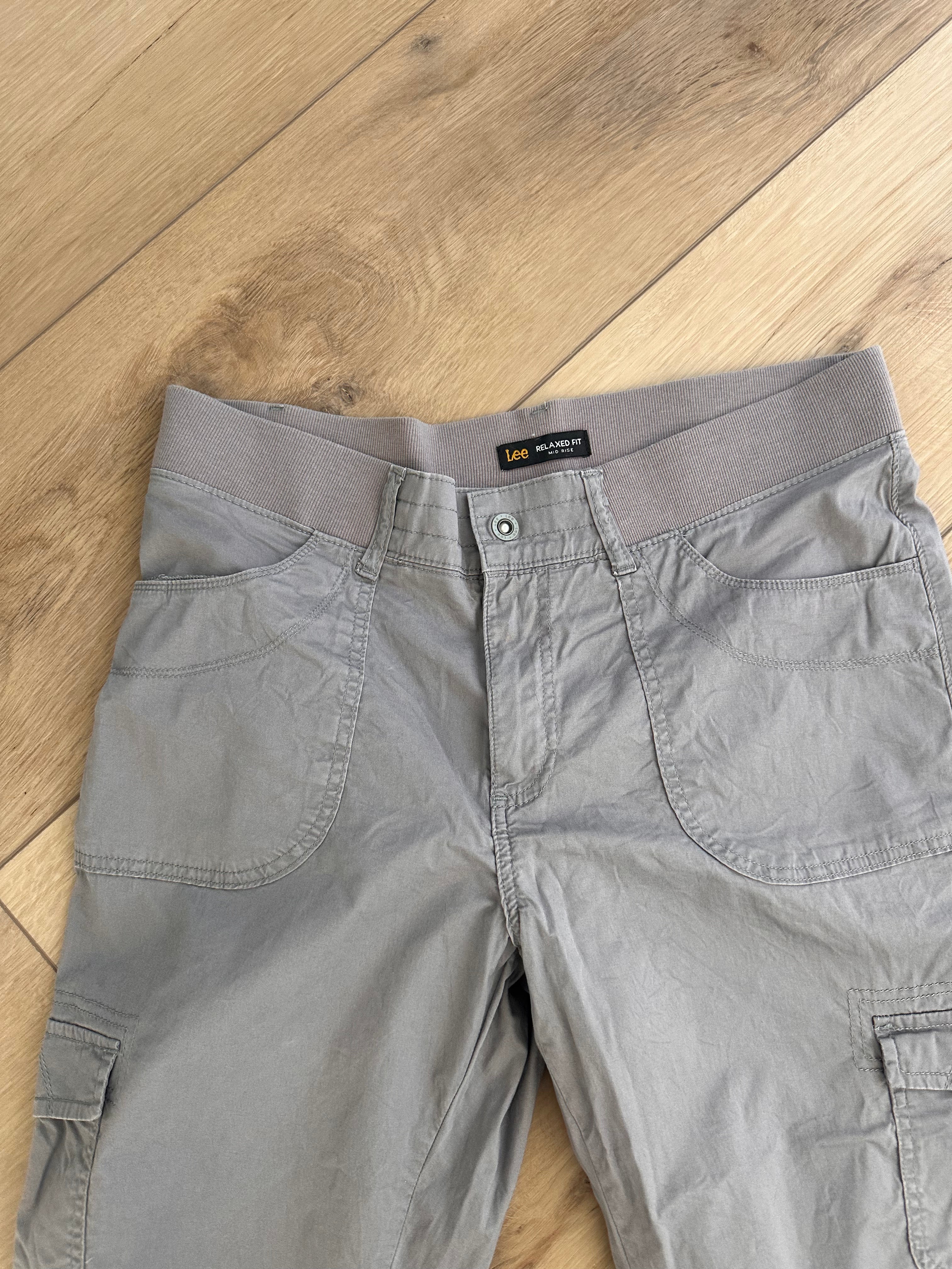 Gray Cargo Capri Pants (Size 14)