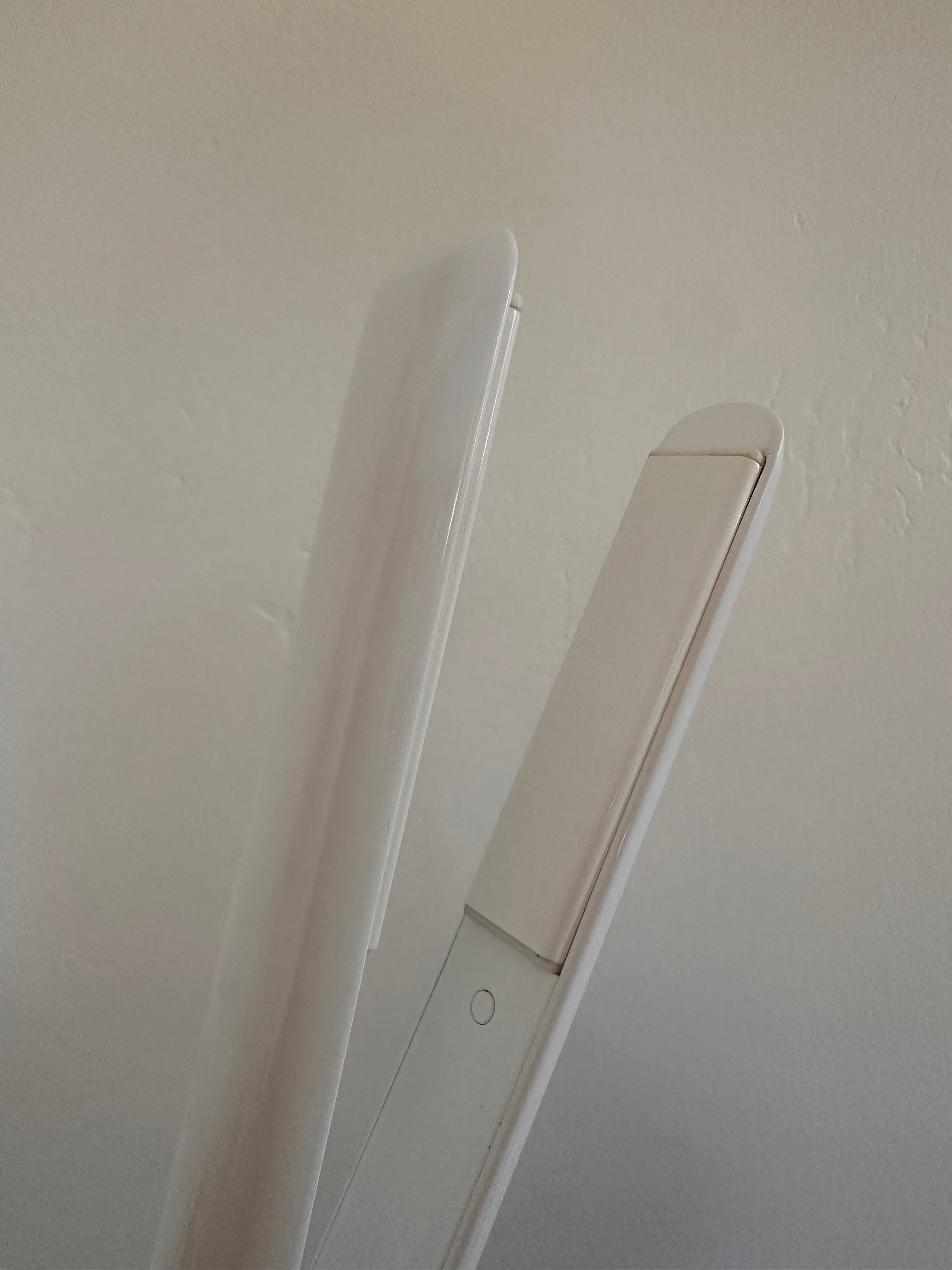 T3 1 Inch White Hair Straightener (Good Condition)