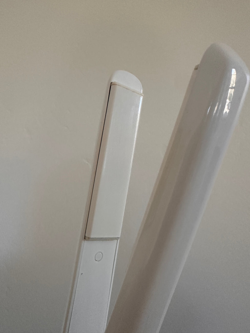 T3 1 Inch White Hair Straightener (Good Condition)