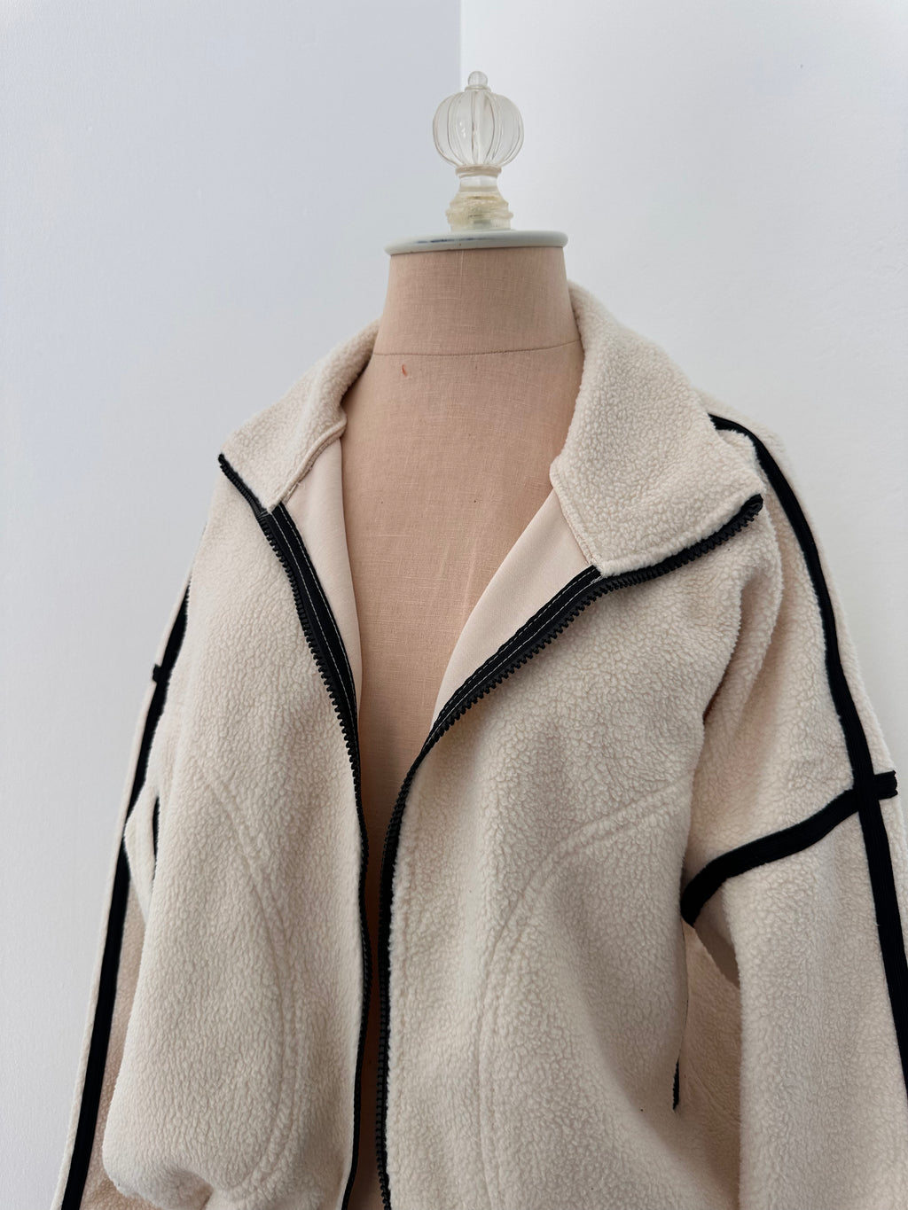 White And Black Fleece Jacket (Size Small )