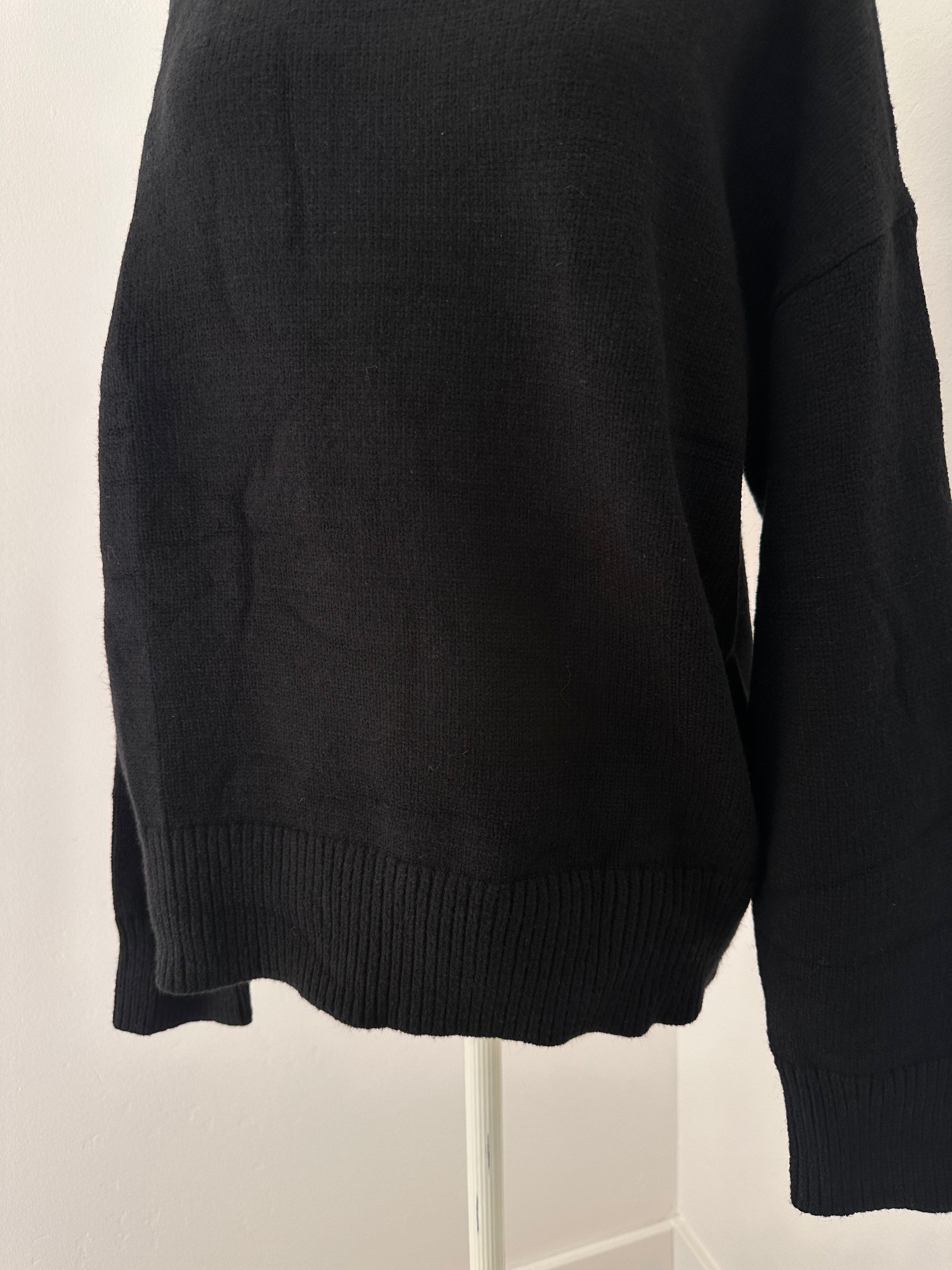 White Sweater (Size Small) (Copy)