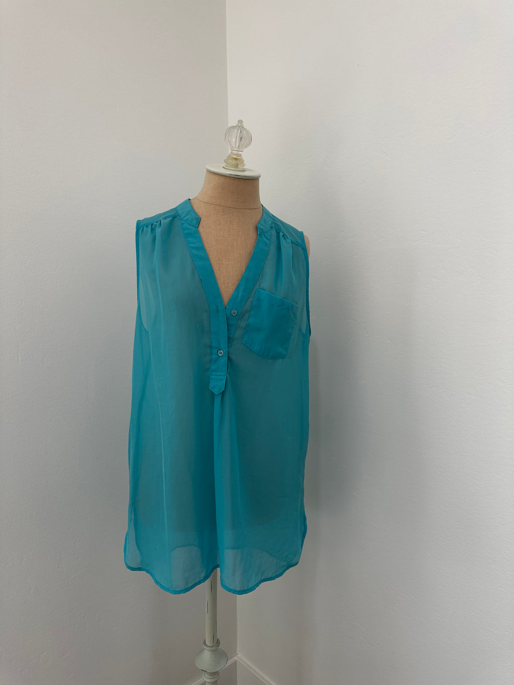 Blue tank top (size Large)