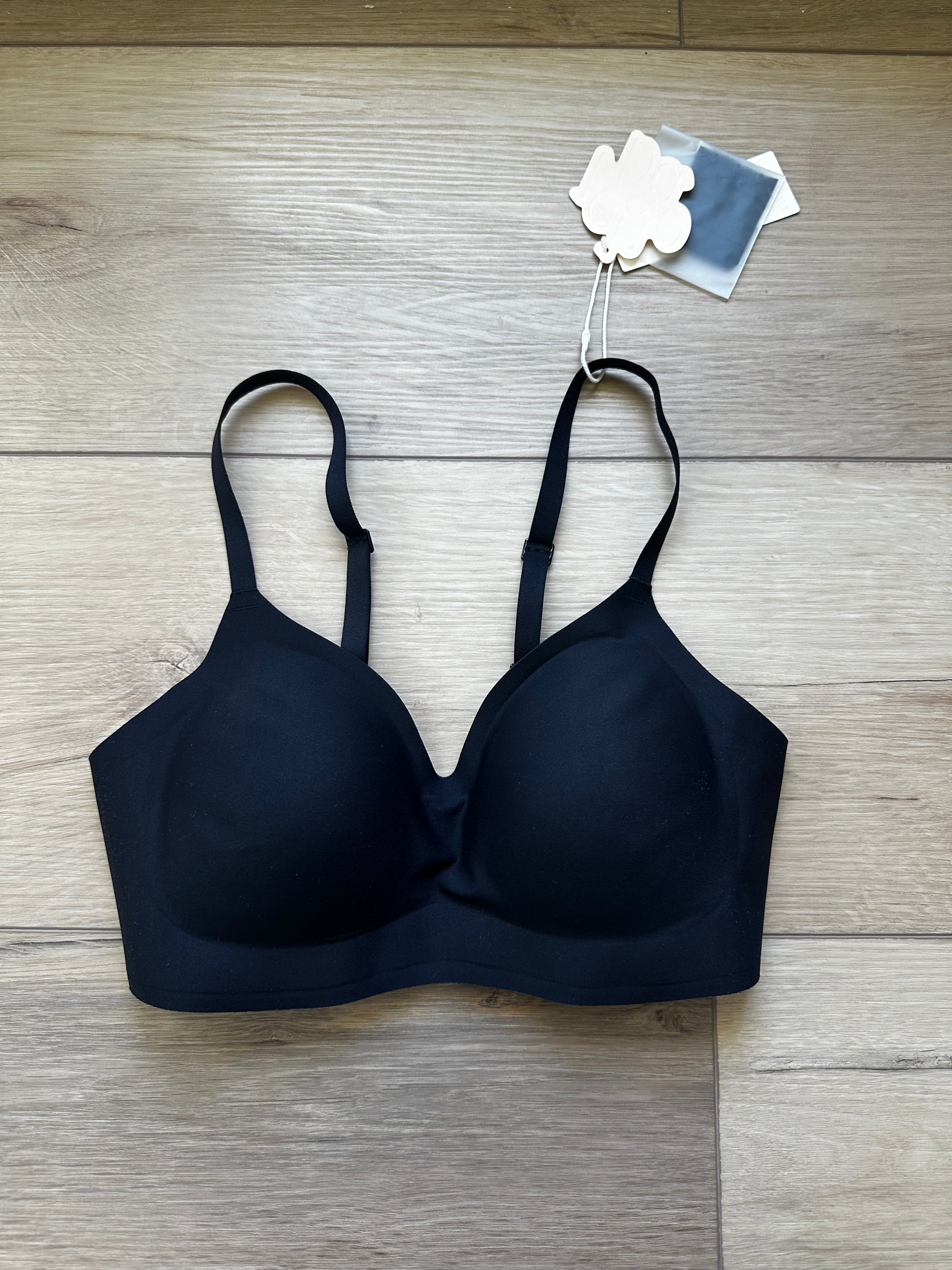 Seamless Black Wireless Bra New with Tags(Size Small)