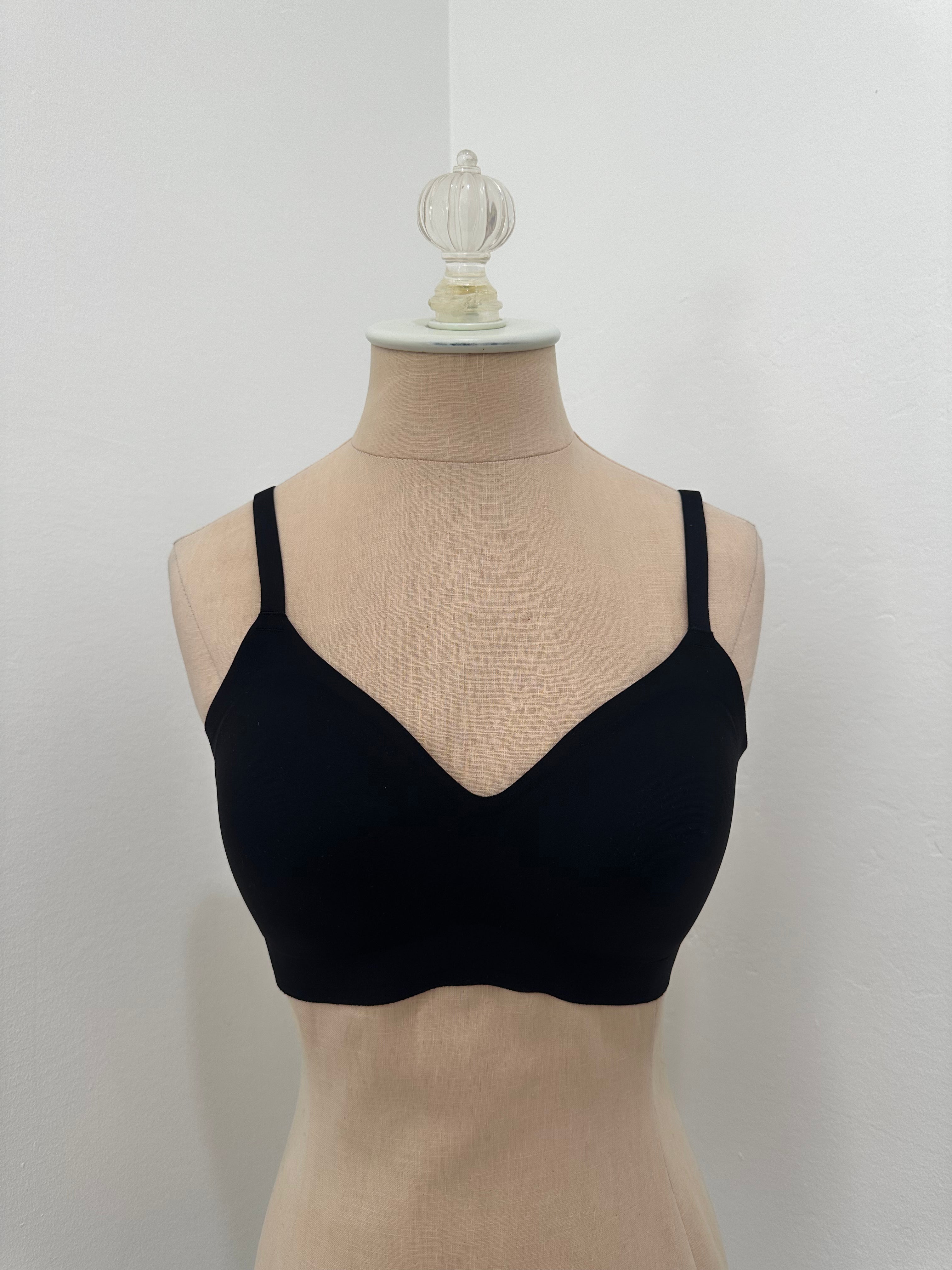 Seamless Black Wireless Bra New with Tags(Size Small)