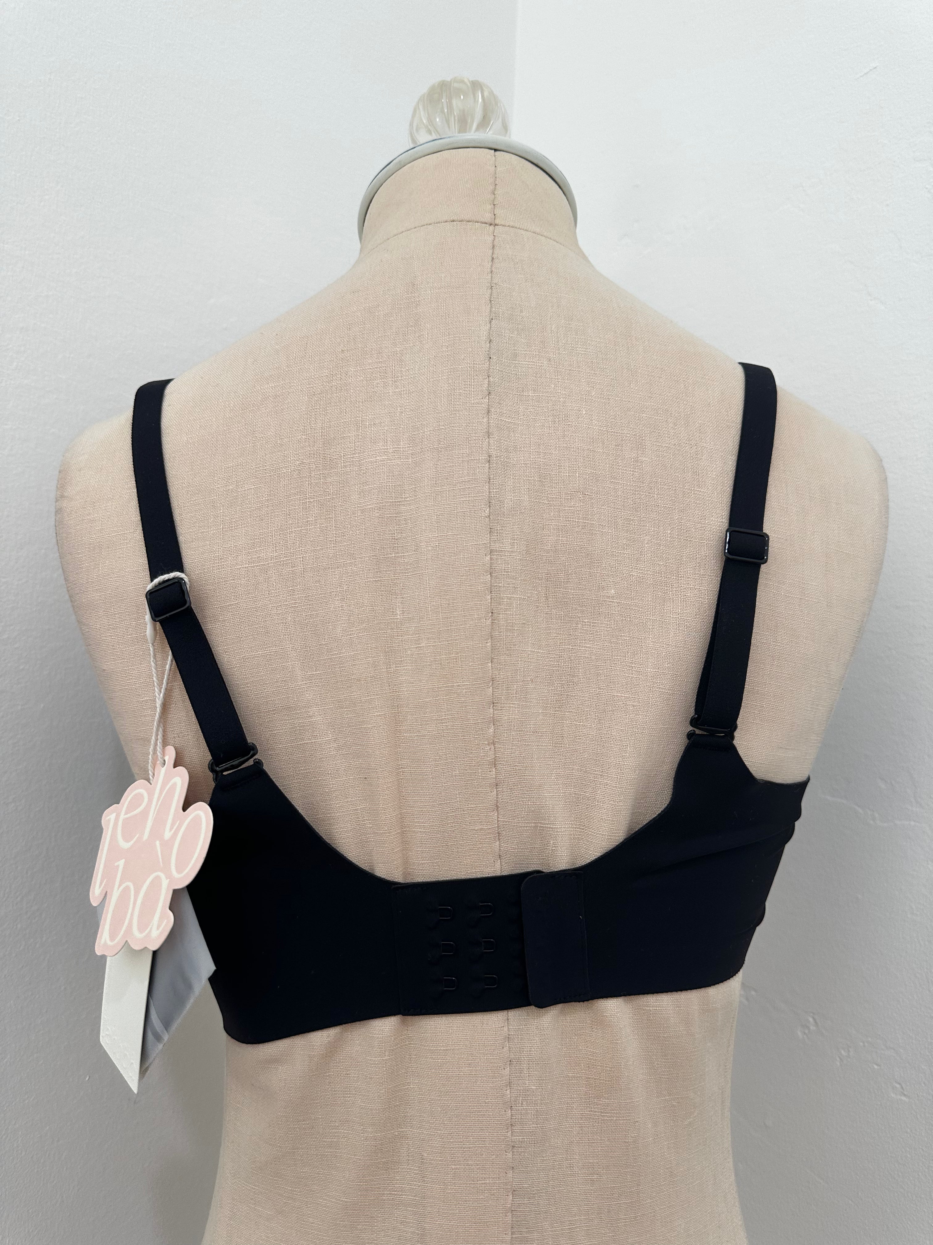 Seamless Black Wireless Bra New with Tags(Size Small)