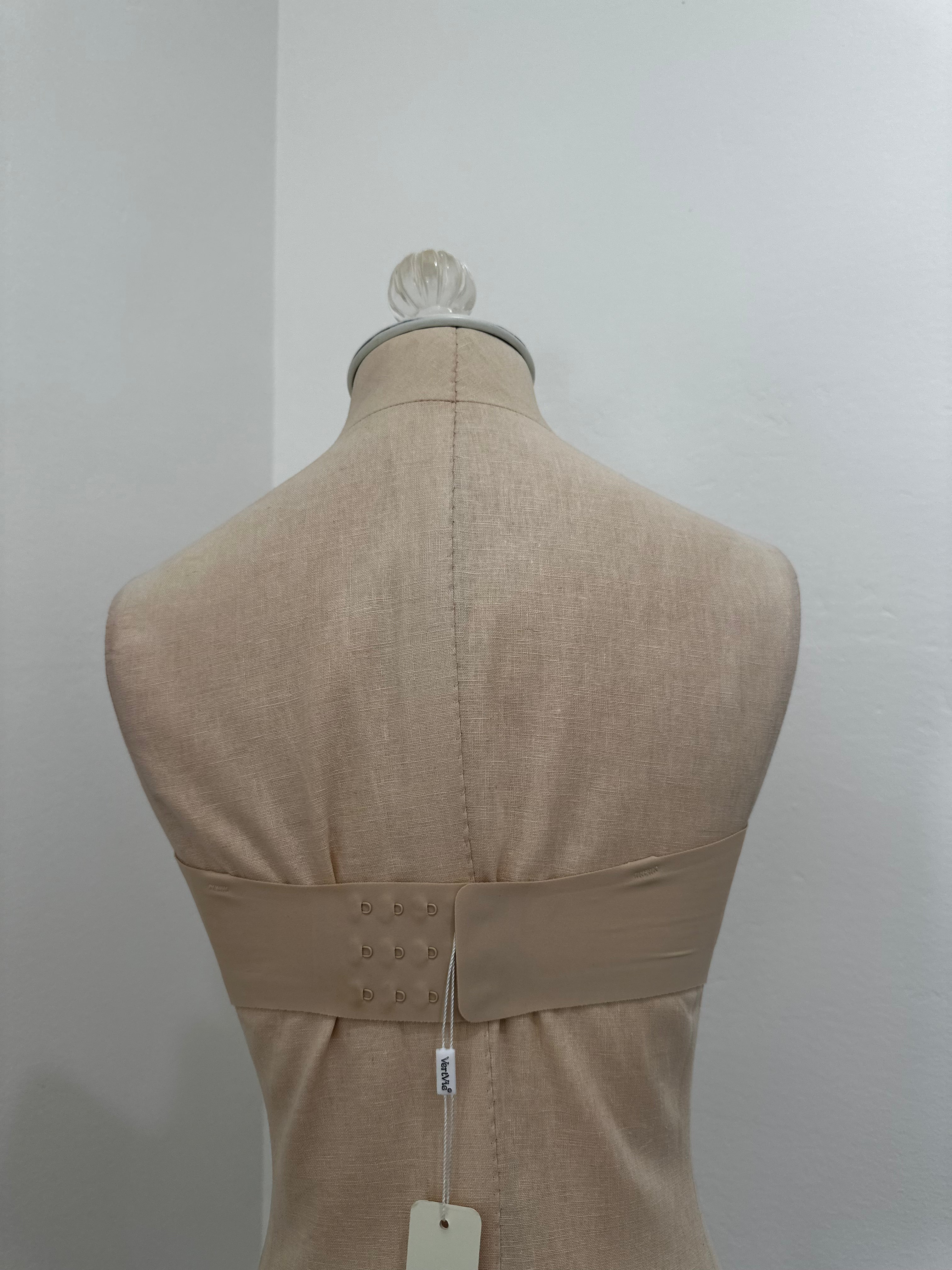 Beige Seamless Strapless Bra New with Tag (Size Small)
