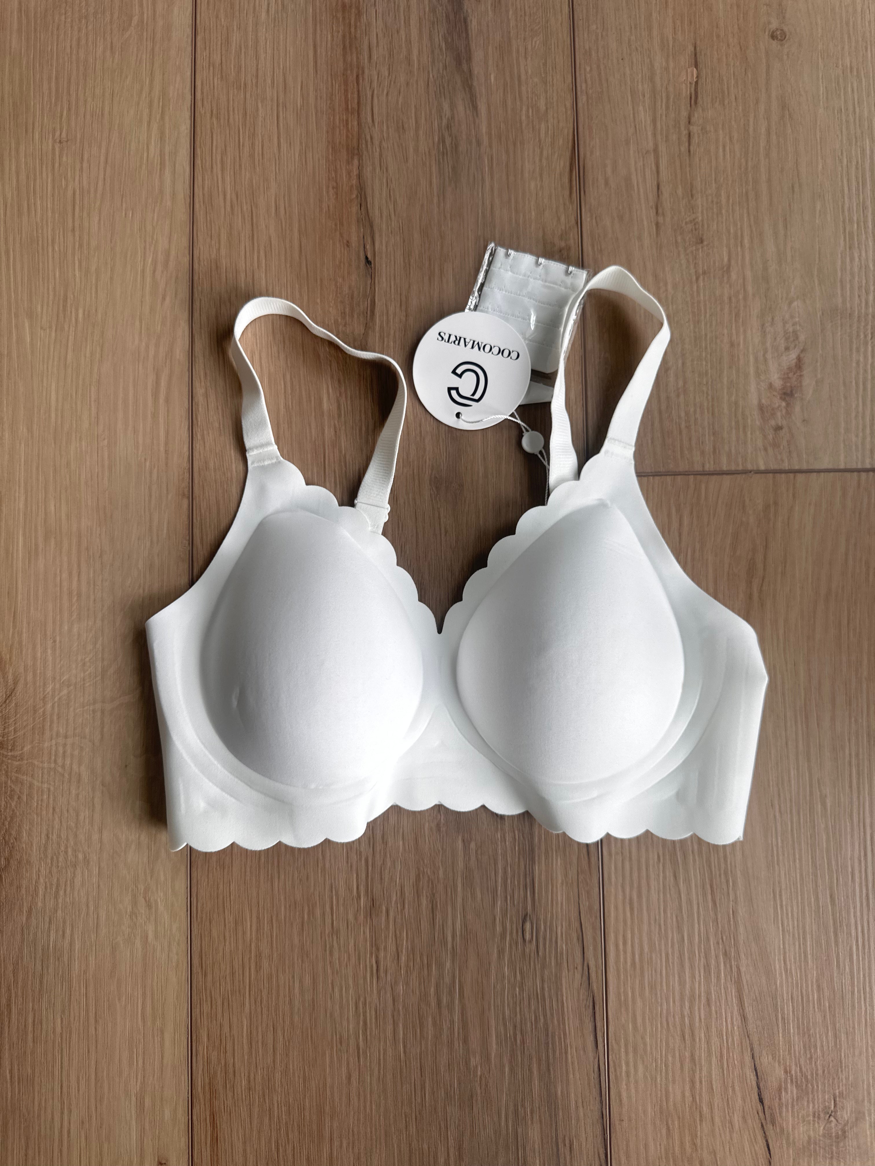 White Bra Wireless New With Tag (Size Small)
