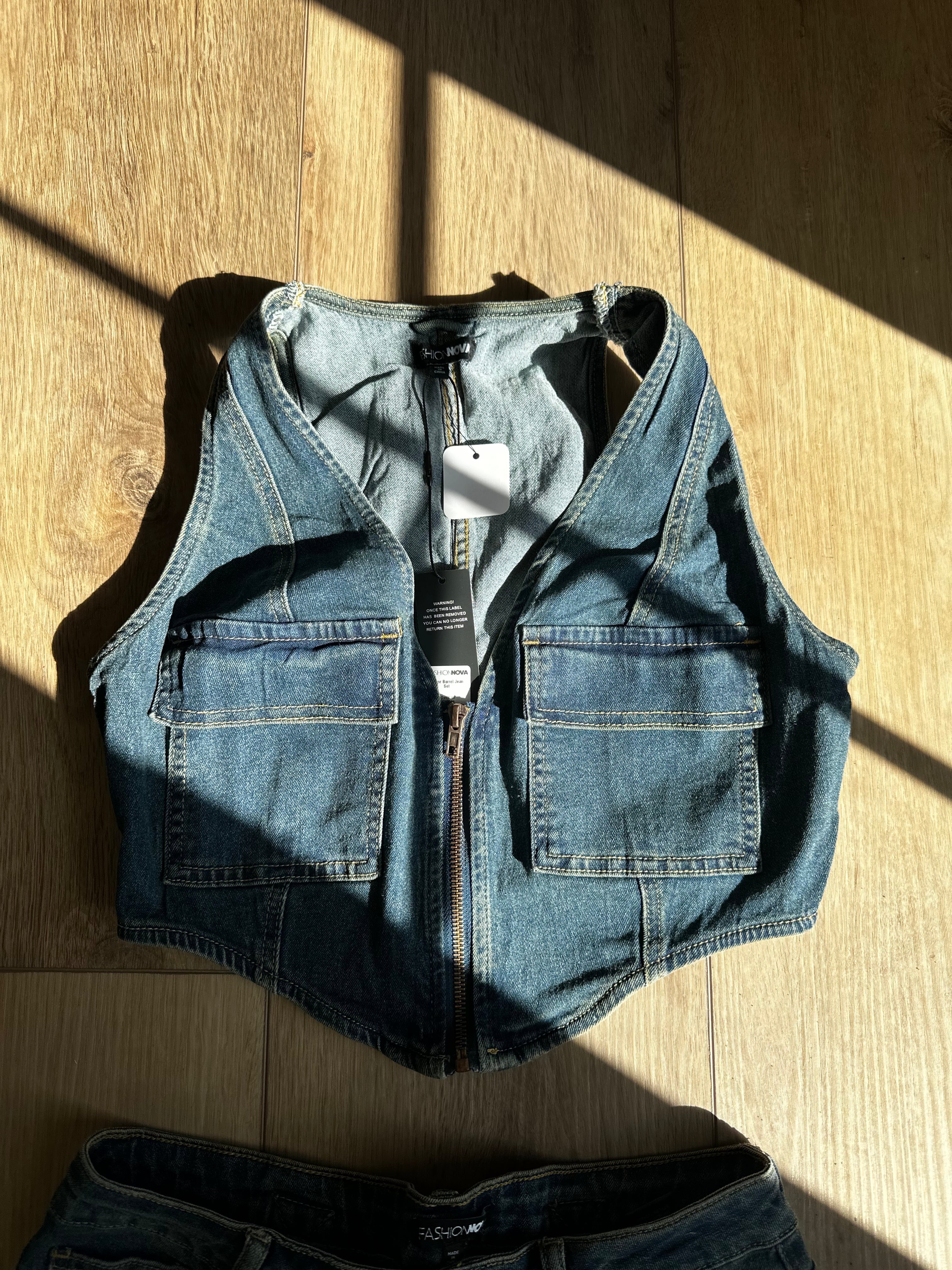 Denim Set Barrel Jeans New with Tags (curve love SIZE 2 small strechy )