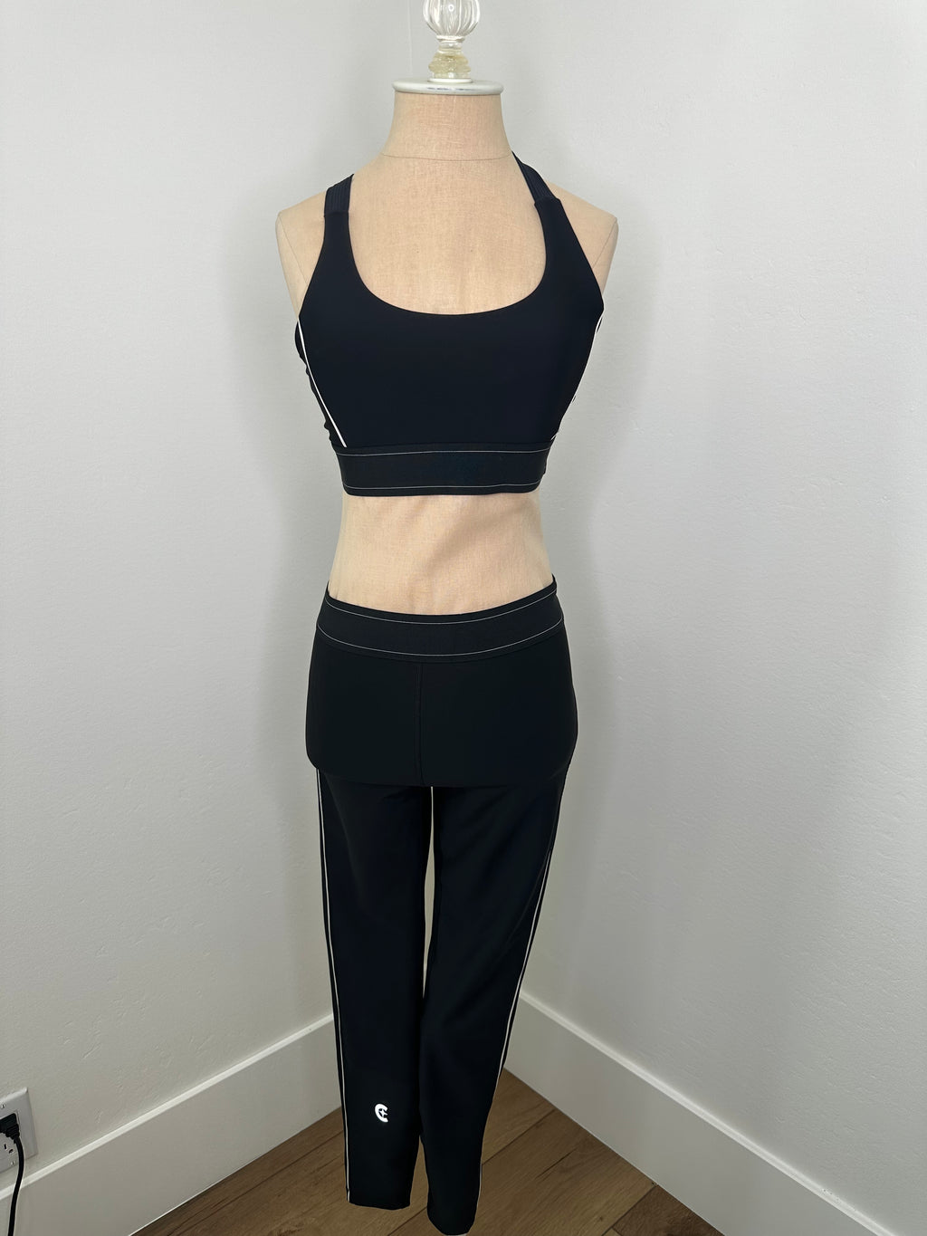 Black Sports Bra and Legging work out set  (SIze Medium)