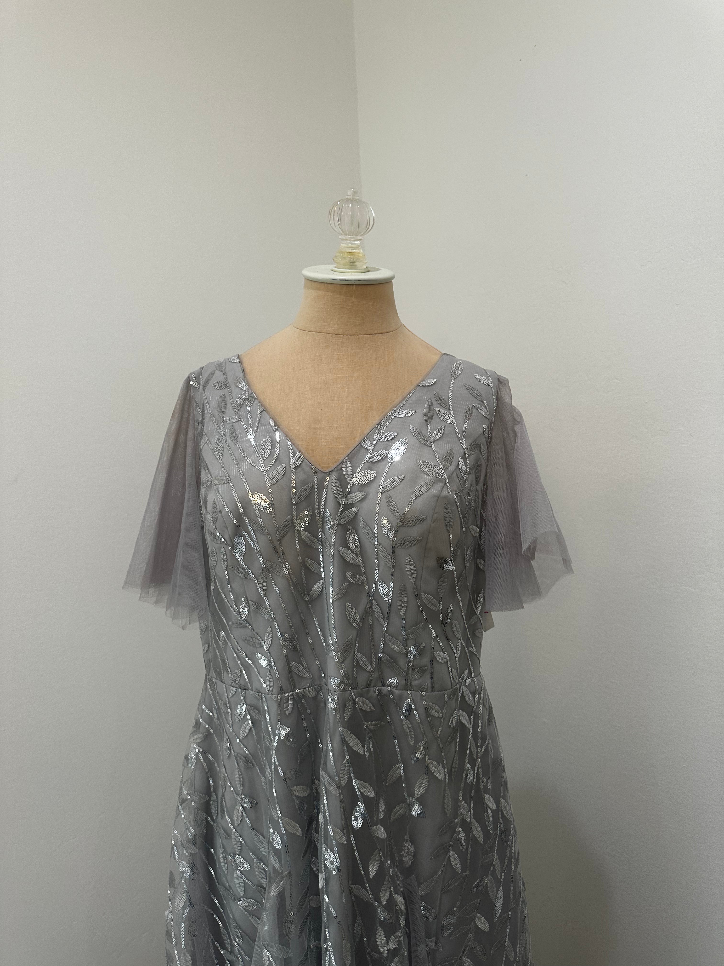 formal Gray Silver Dress (Size Large)