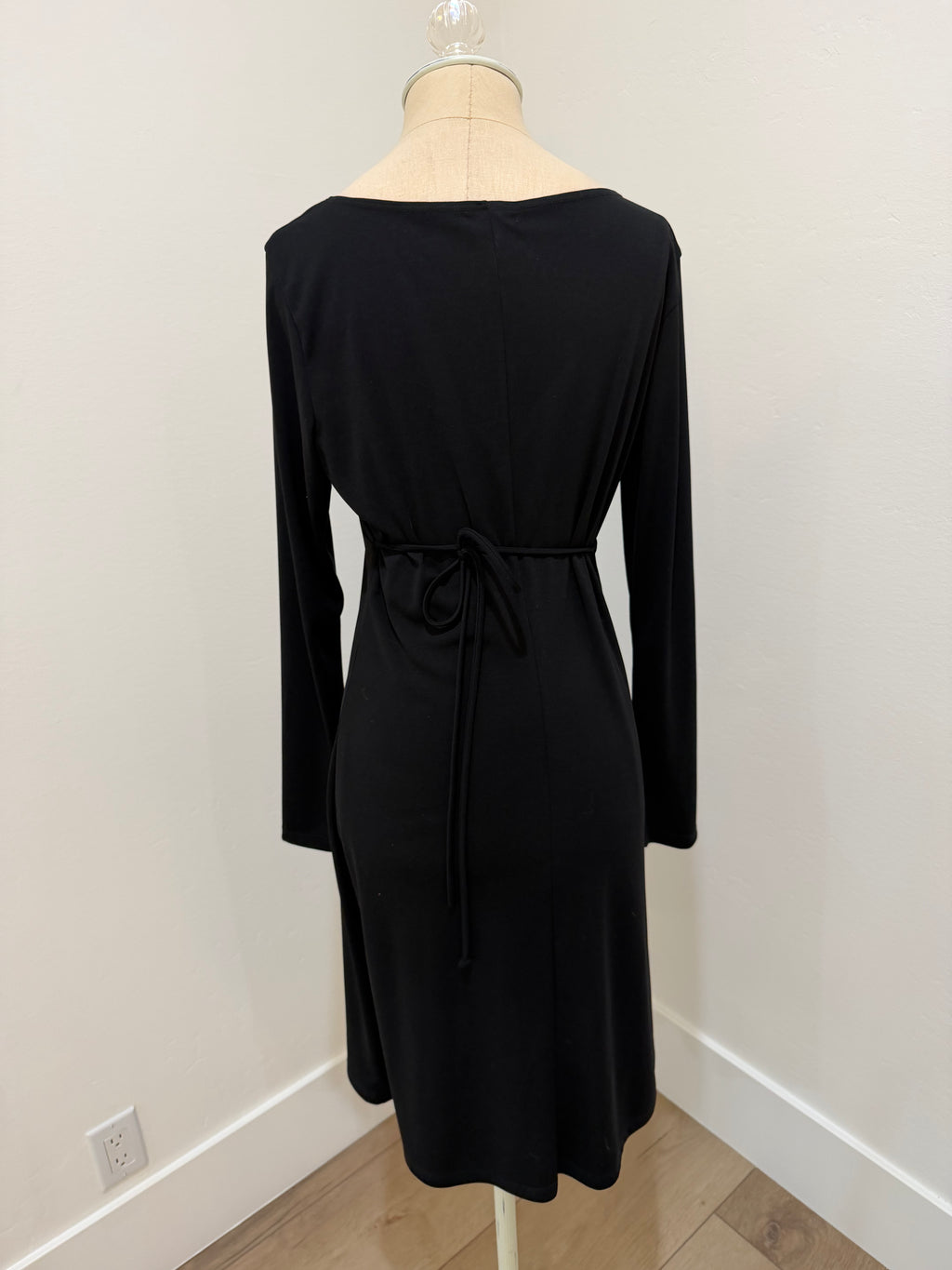 black long sleeve dress (medium)