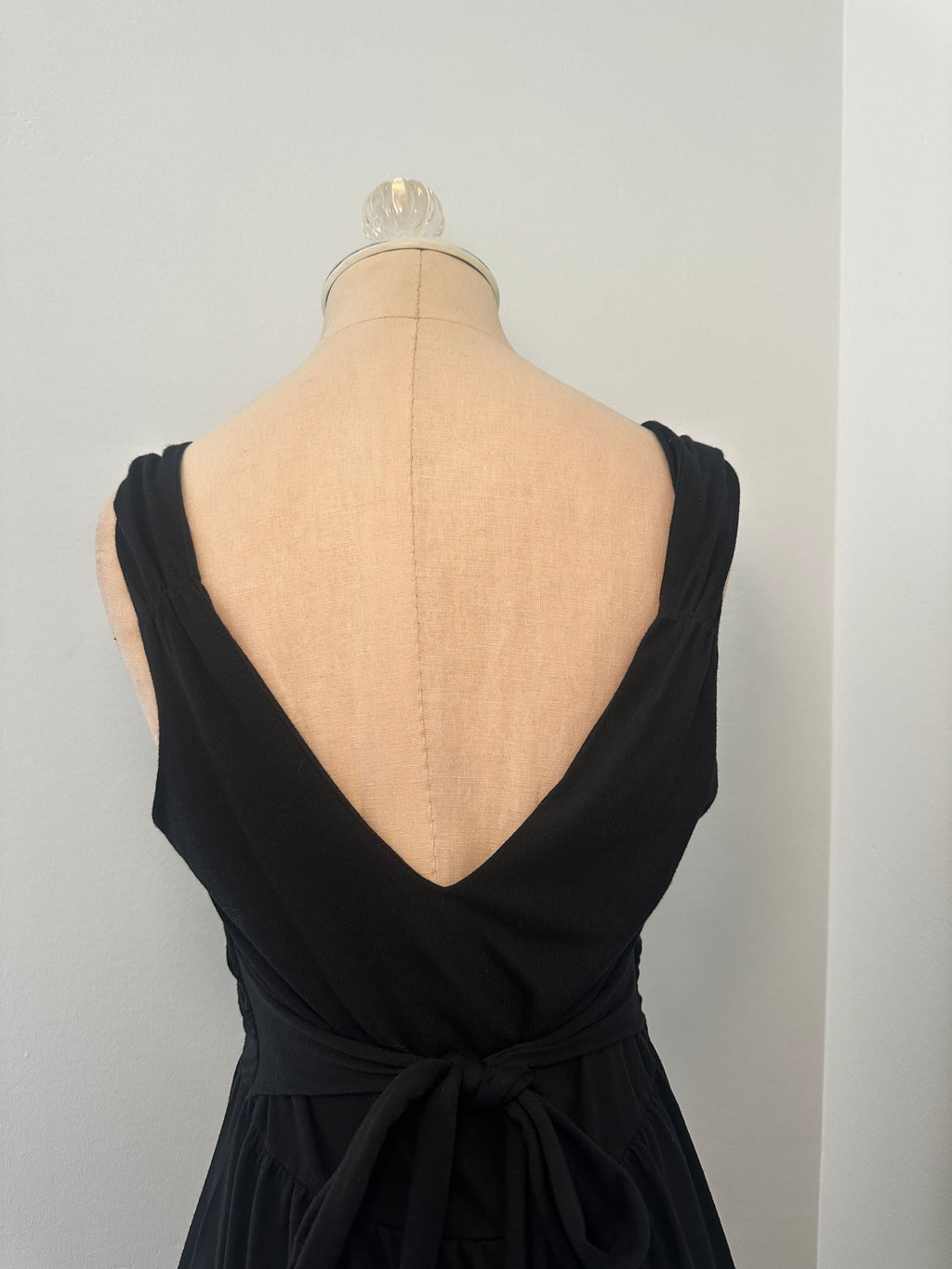 Black Dress (Size Medium)