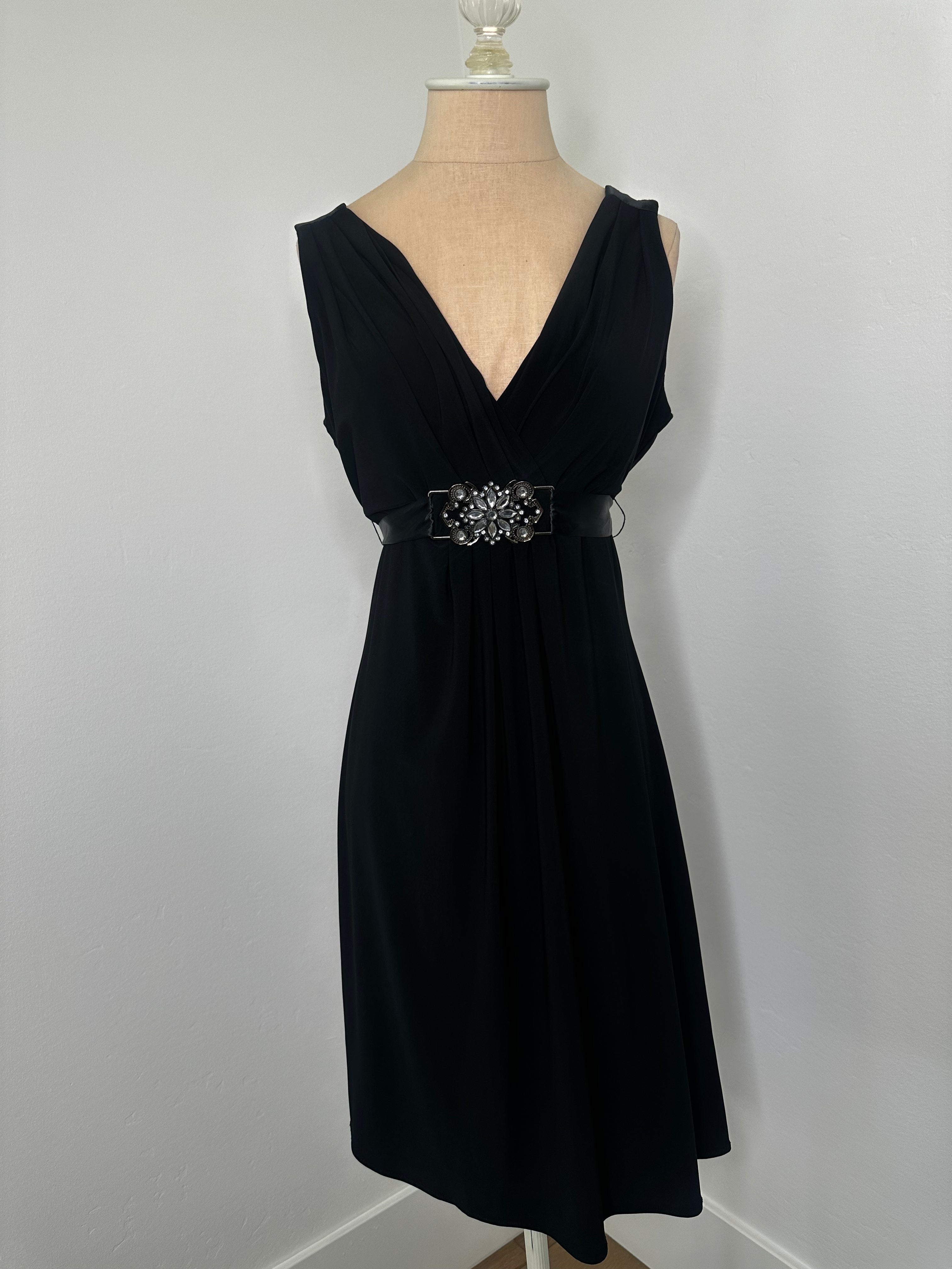 Black V-neck With Belt(Size 10 size large )