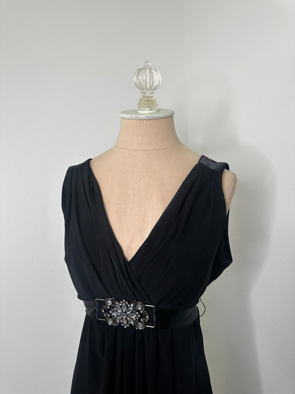 Black V-neck With Belt(Size 10 size large )