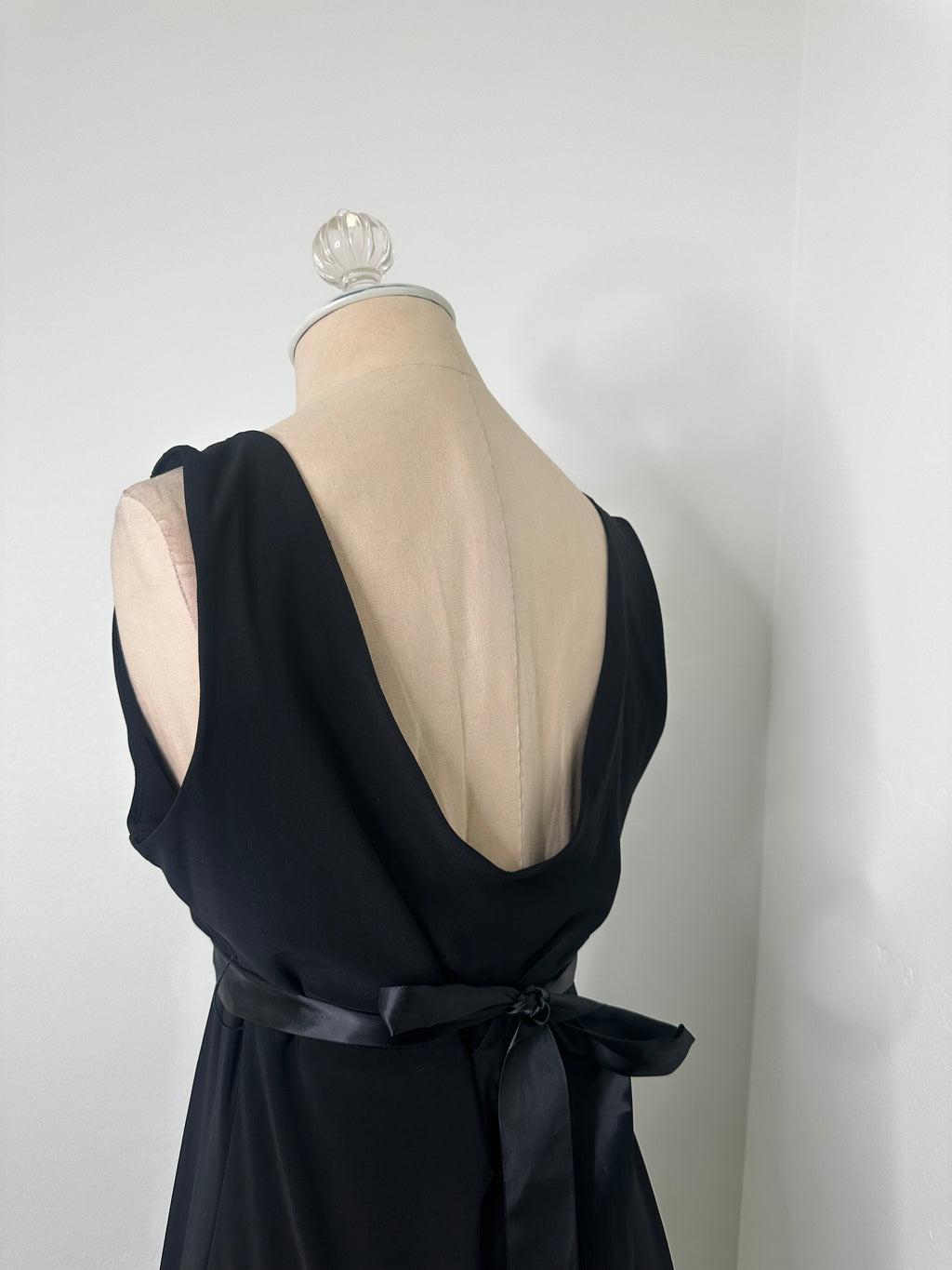 Black V-neck With Belt(Size 10 size large )