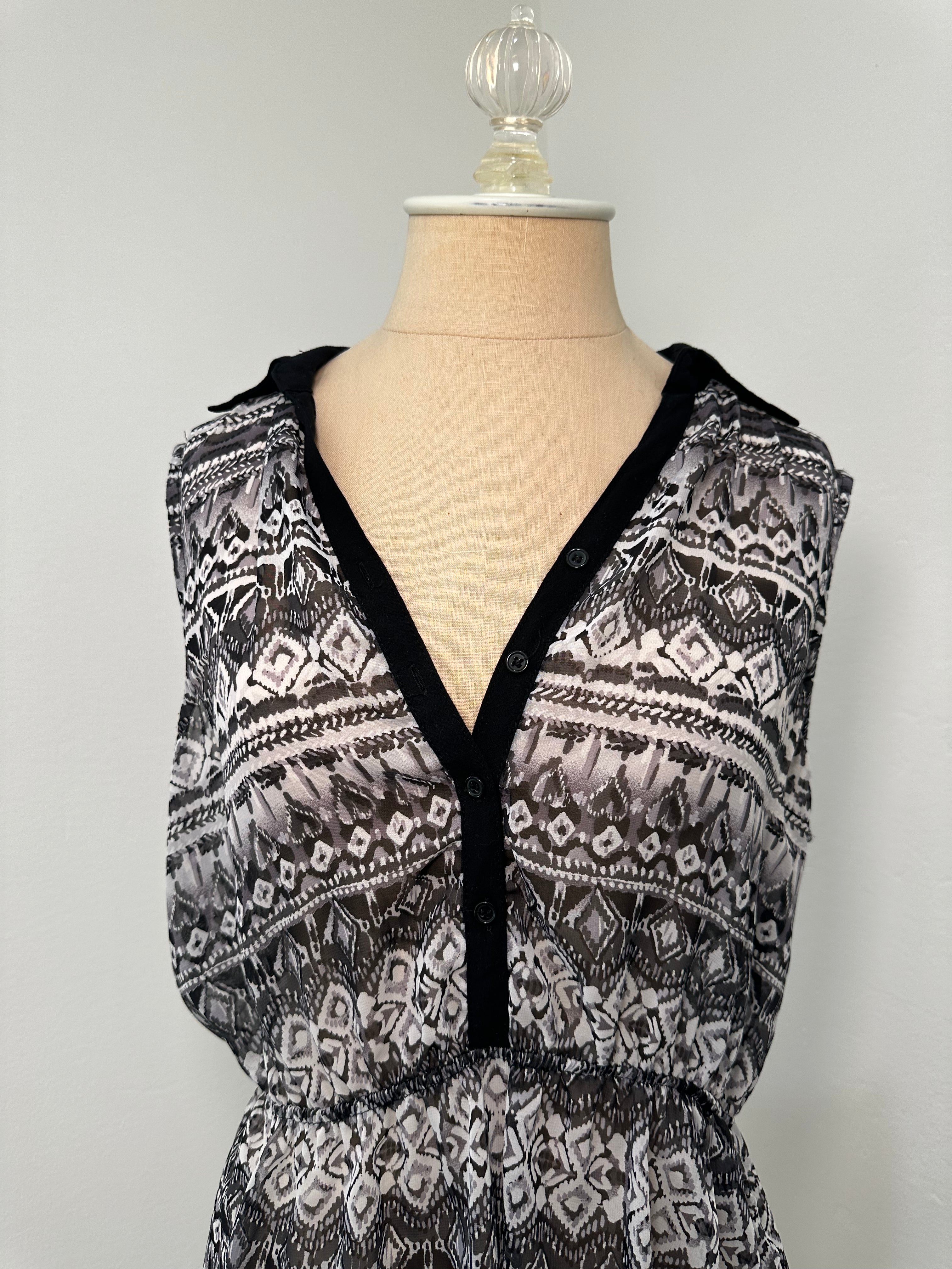 Black and White Pattern Dress (Size Large)