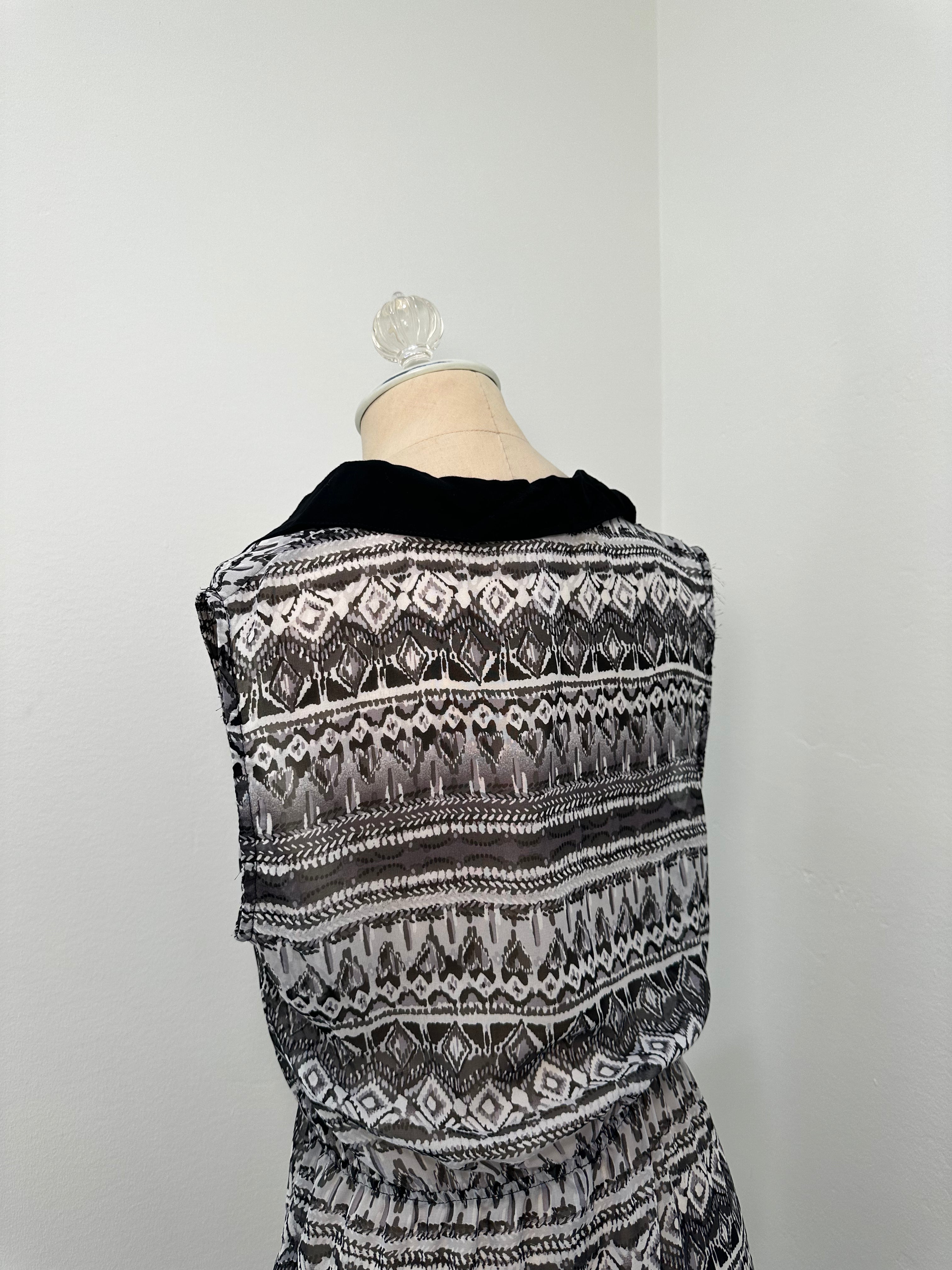 Black and White Pattern Dress (Size Large)