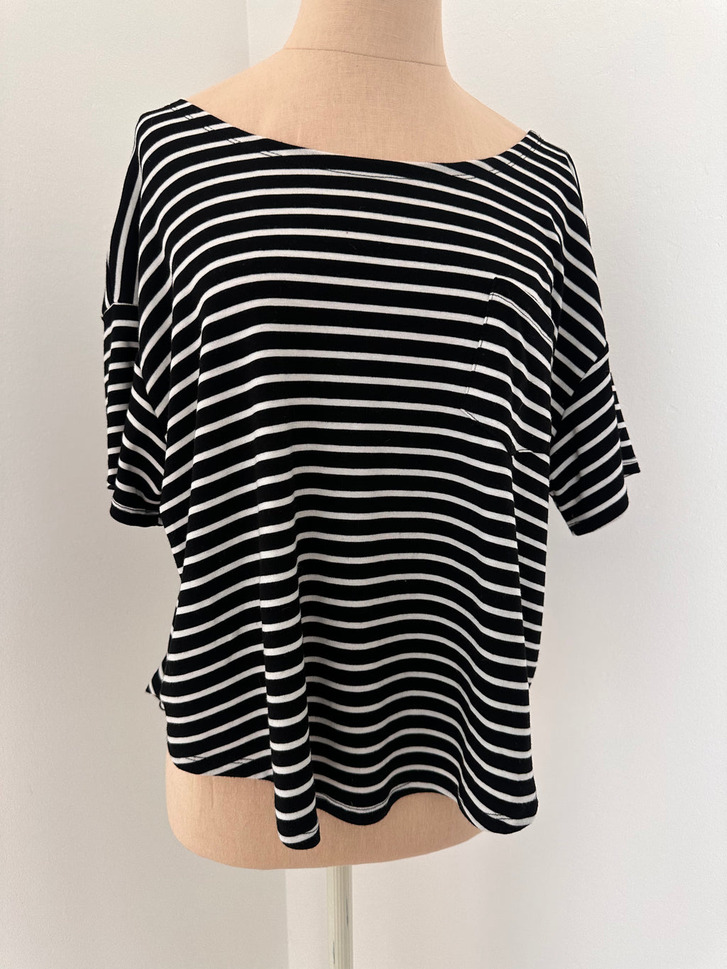 Black and White Striped Top (Size Medium)