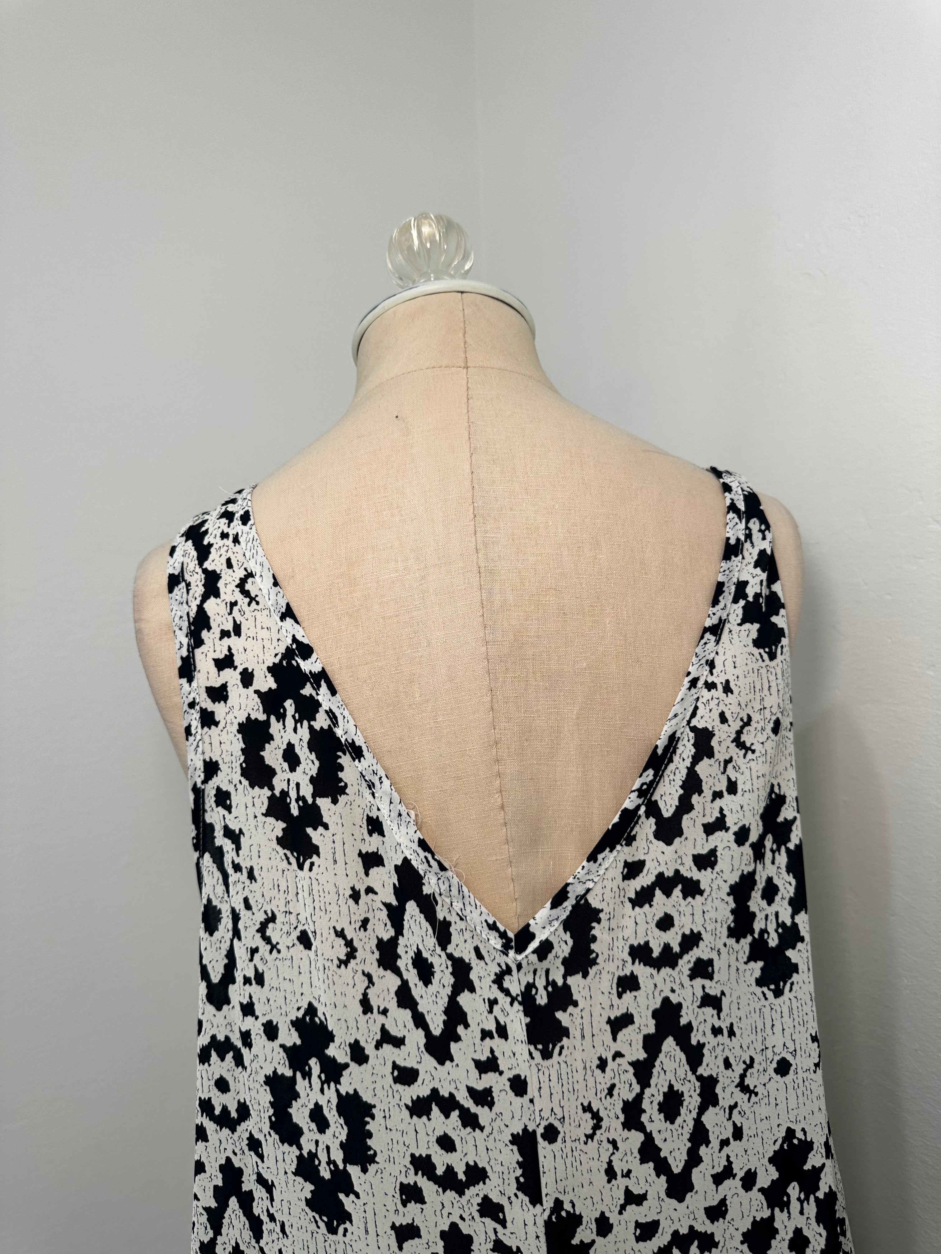 Black and White Tribal Pattern Dress(Size Medium)
