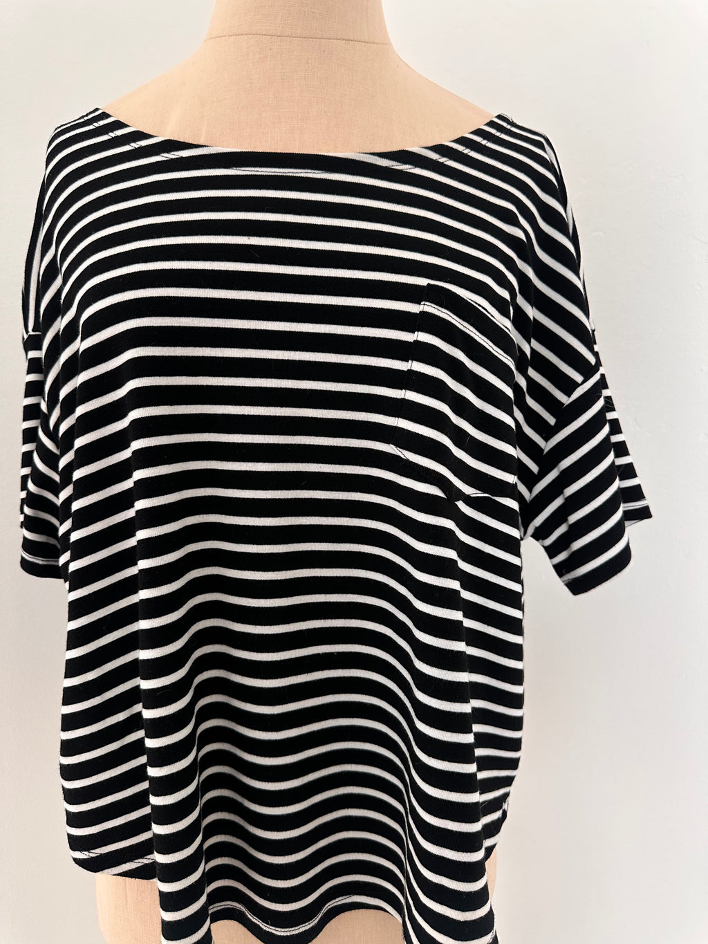 Black and White Striped Top (Size Medium)