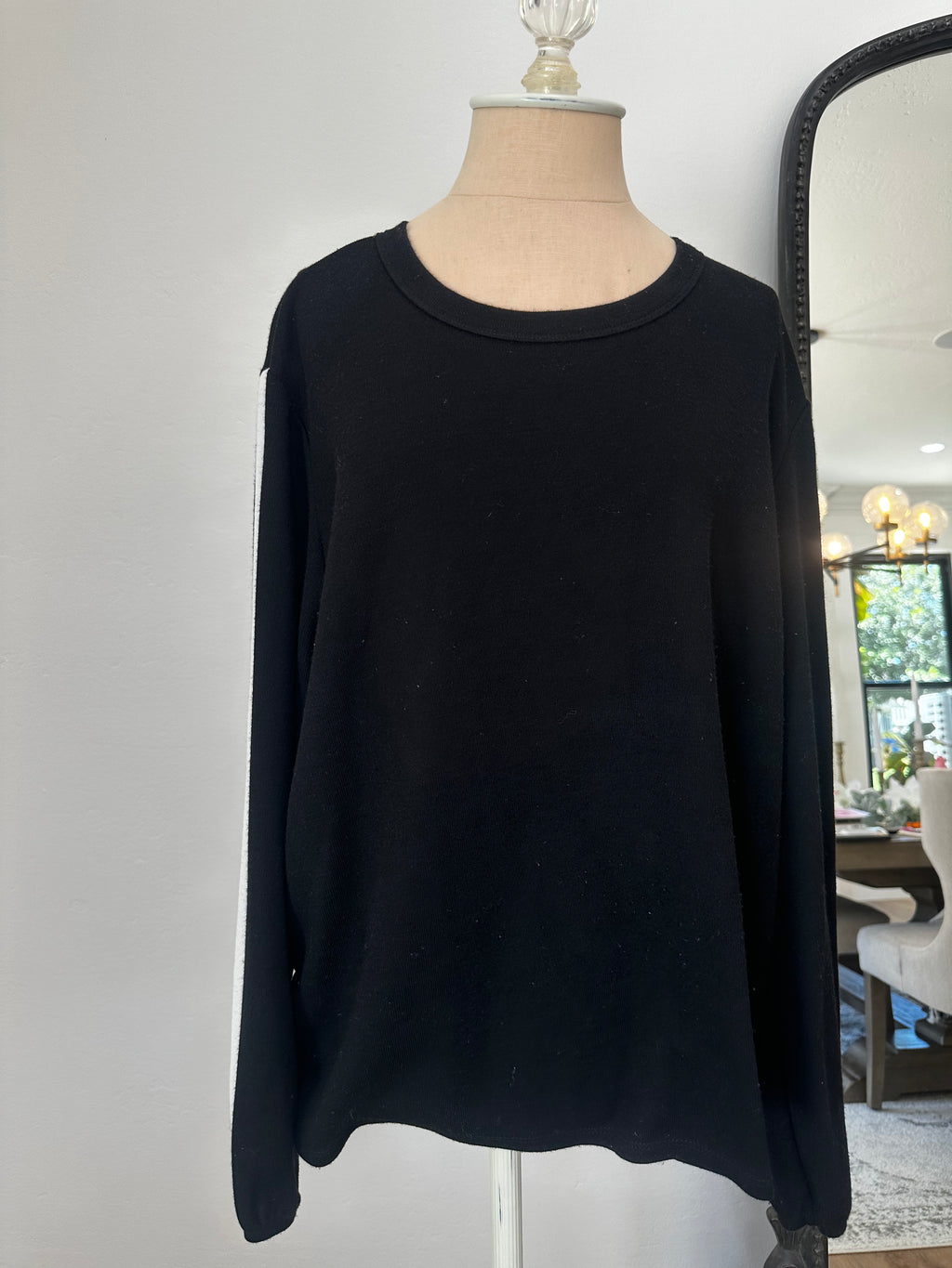 Black Long sleeve (Size Large)