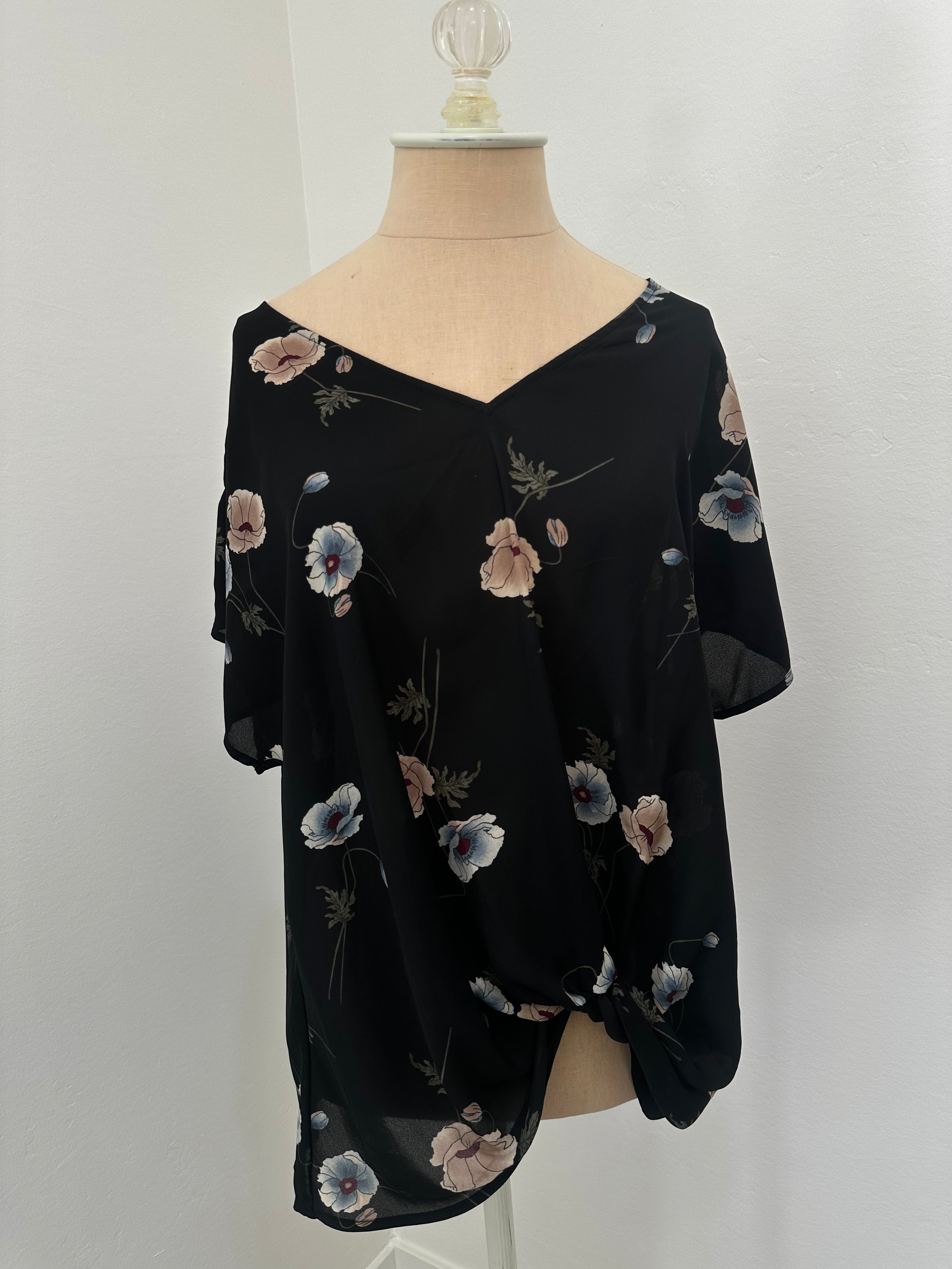 Black and Floral Blouse (Size Large)