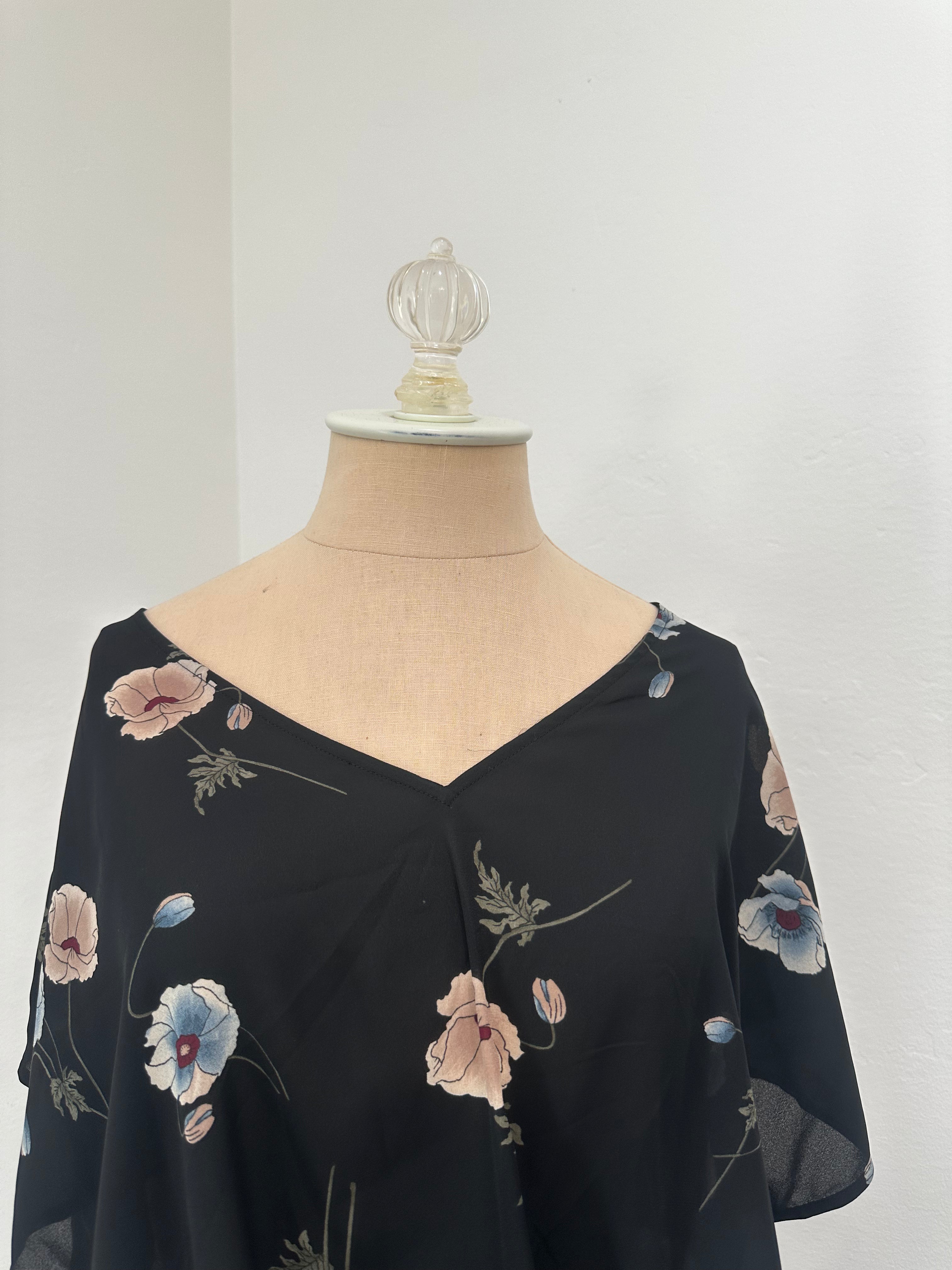 Black and Floral Blouse (Size Large)