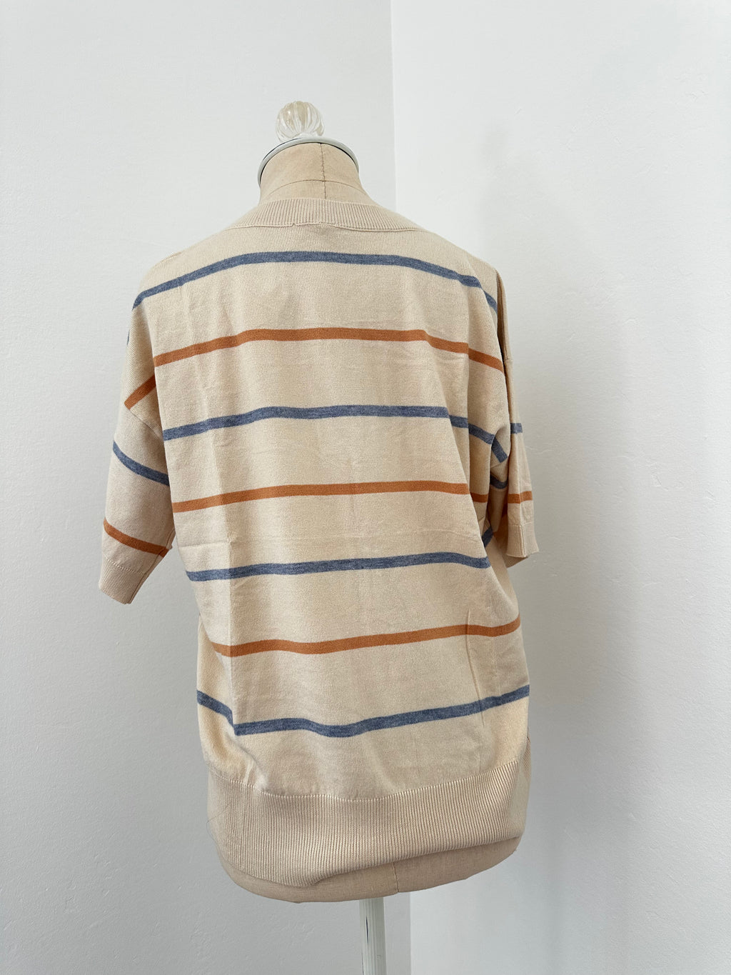 Striped Quarter Sleeve Top (Size Small)