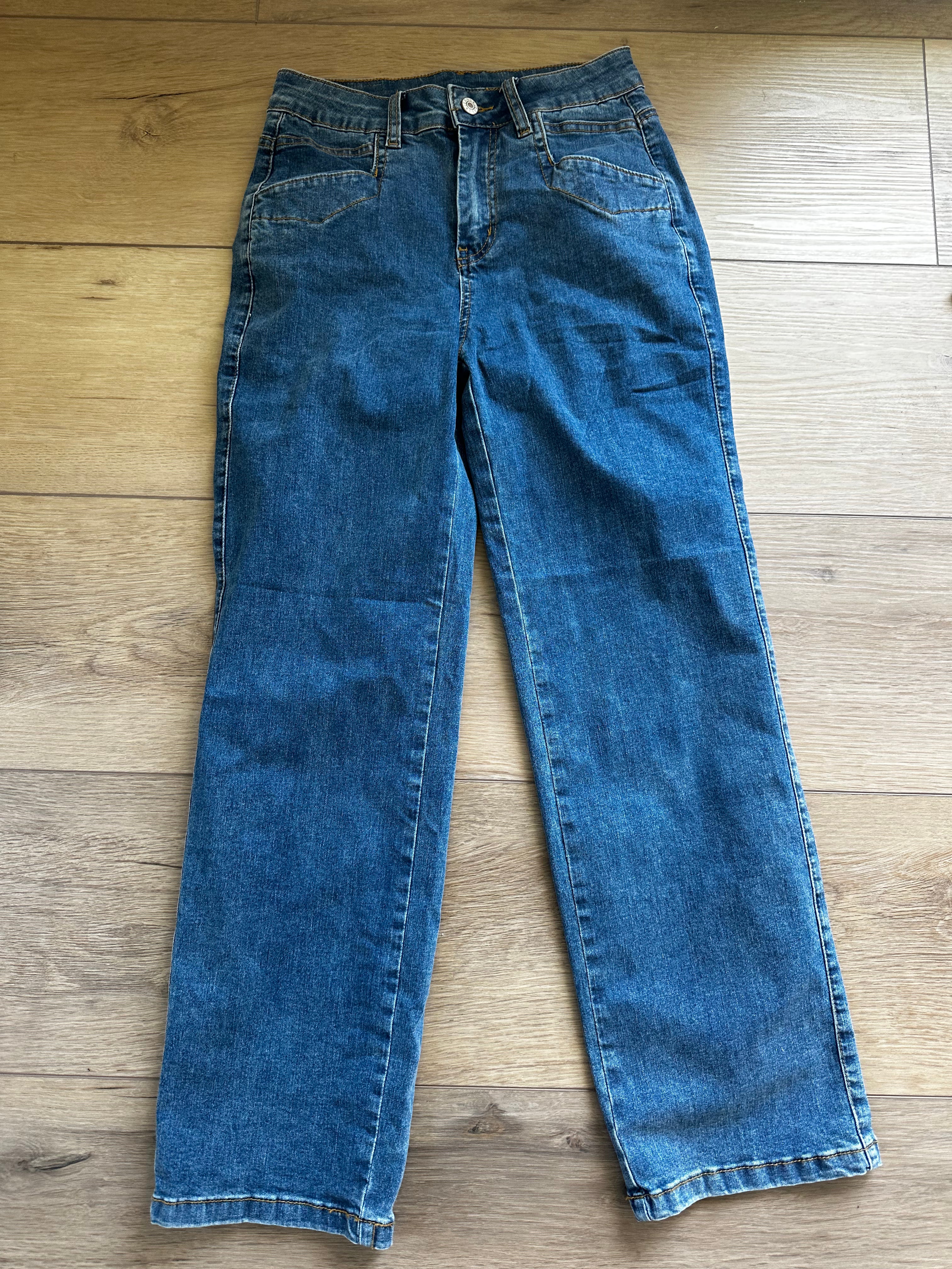High Waisted Jeans (Size 2)
