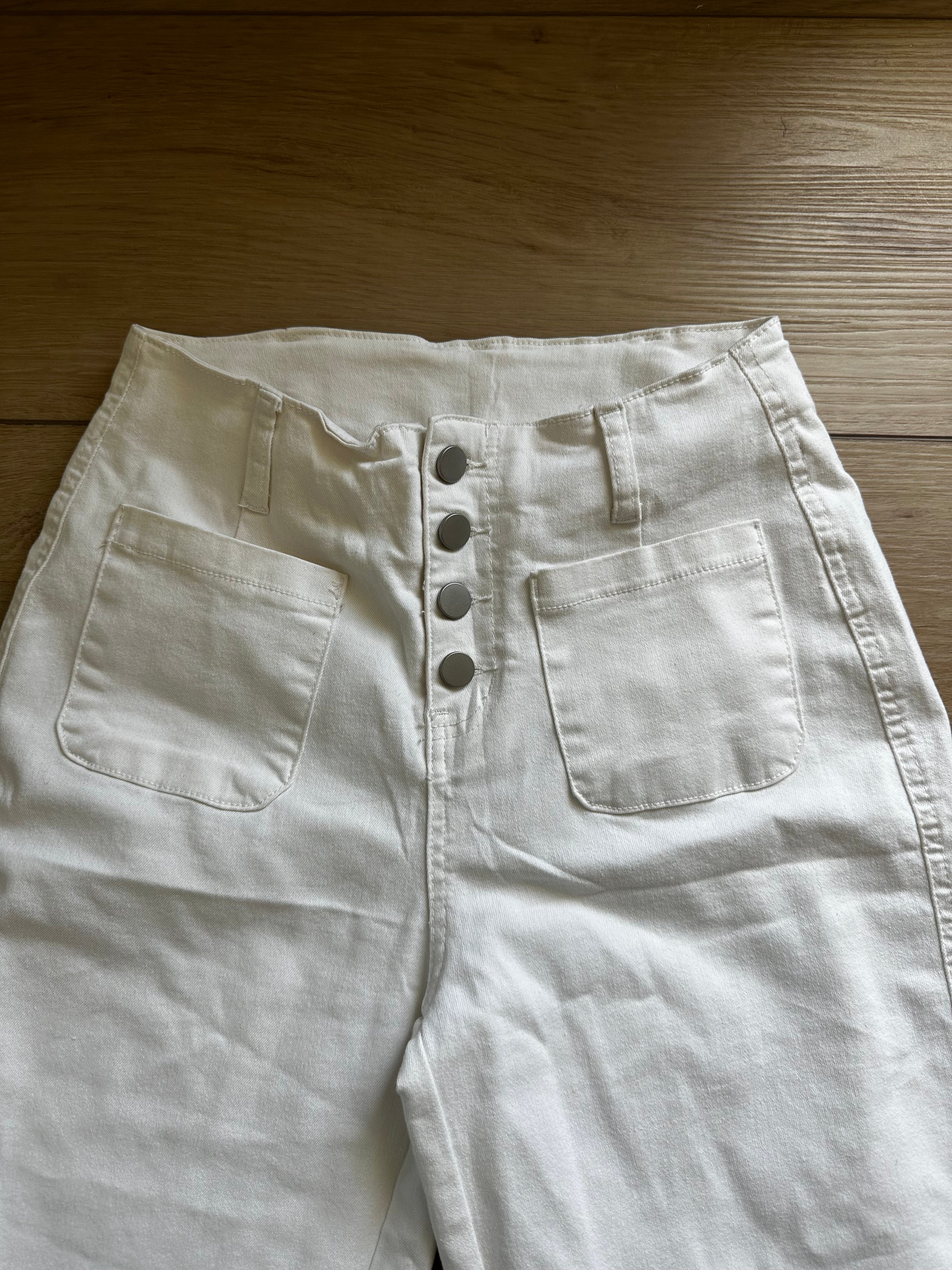 White High Waisted Jeans ( Size 4 )