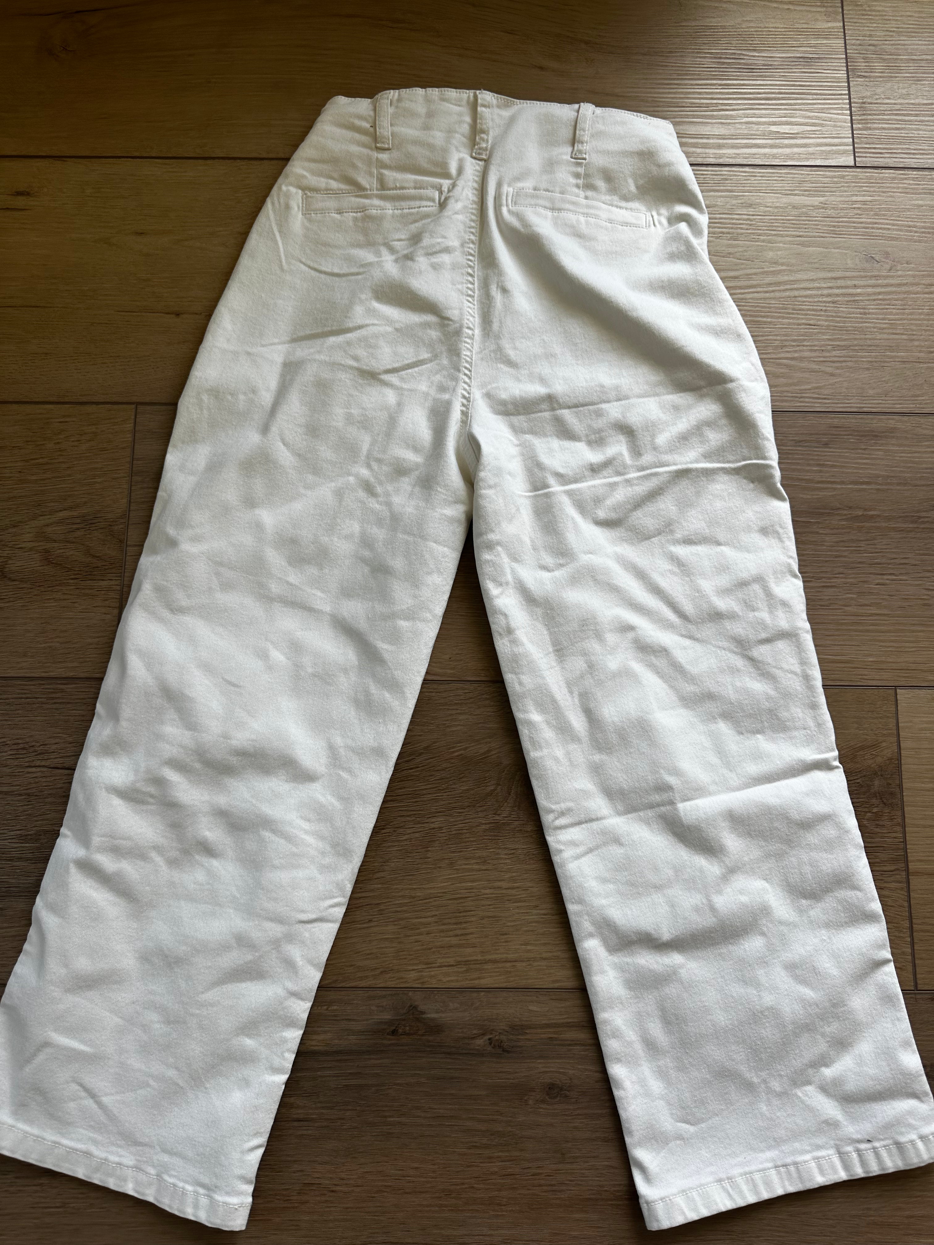 White High Waisted Jeans ( Size 4 )