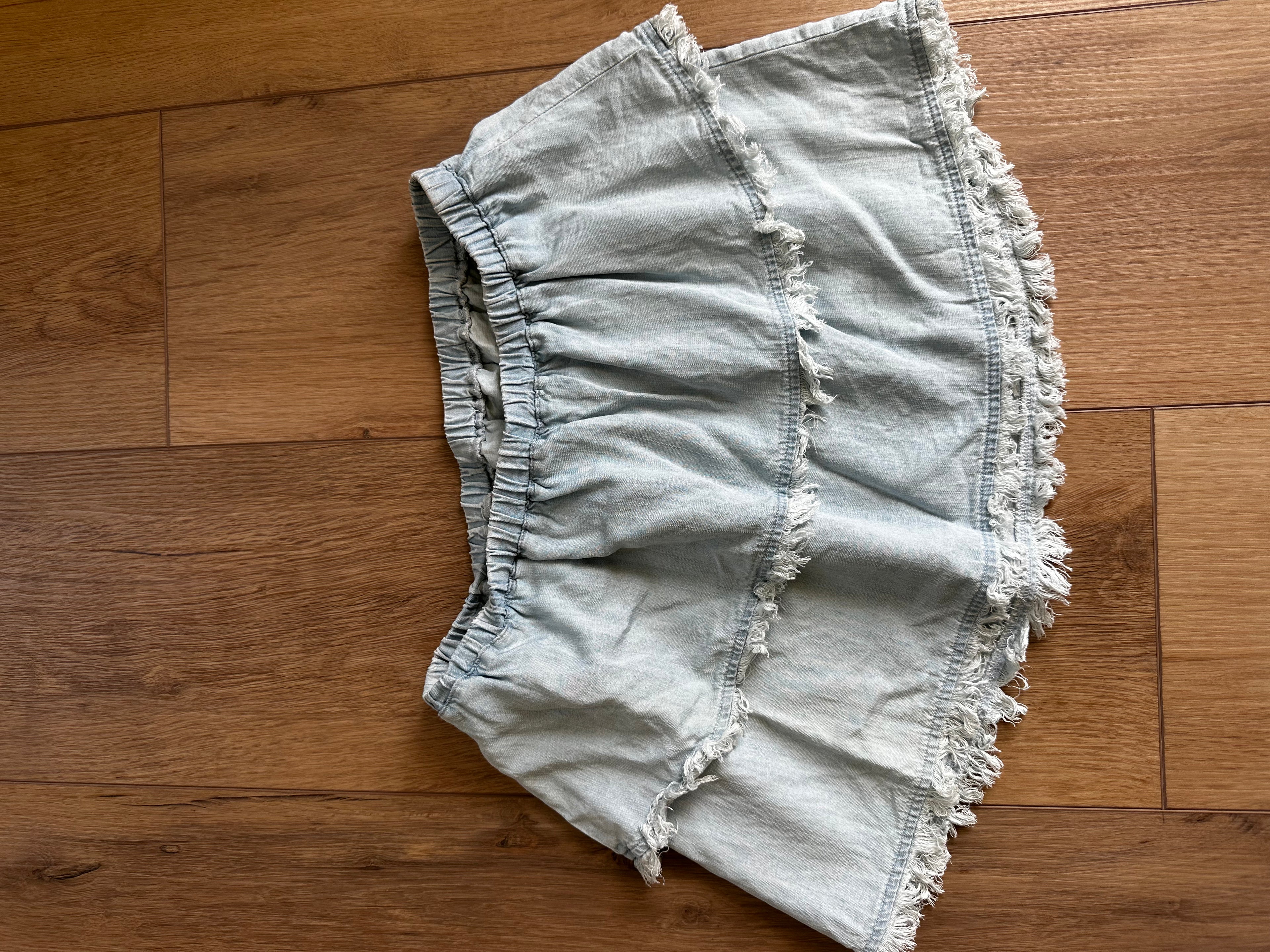 strapless top (Size Medium )