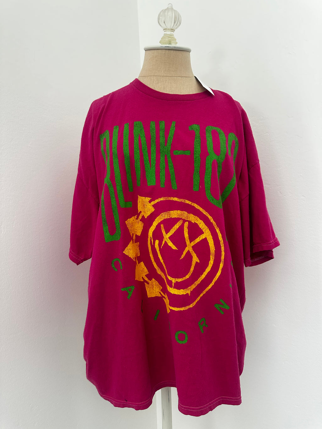 Pink Blink-182 Tshirt New (Size Small/Medium)