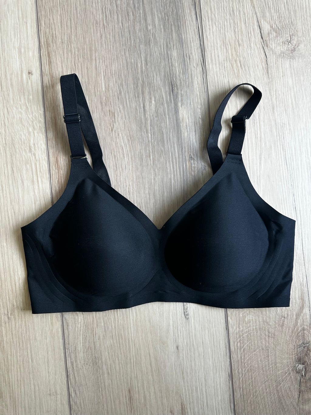 Black Seamless Bra New (Size Medium)
