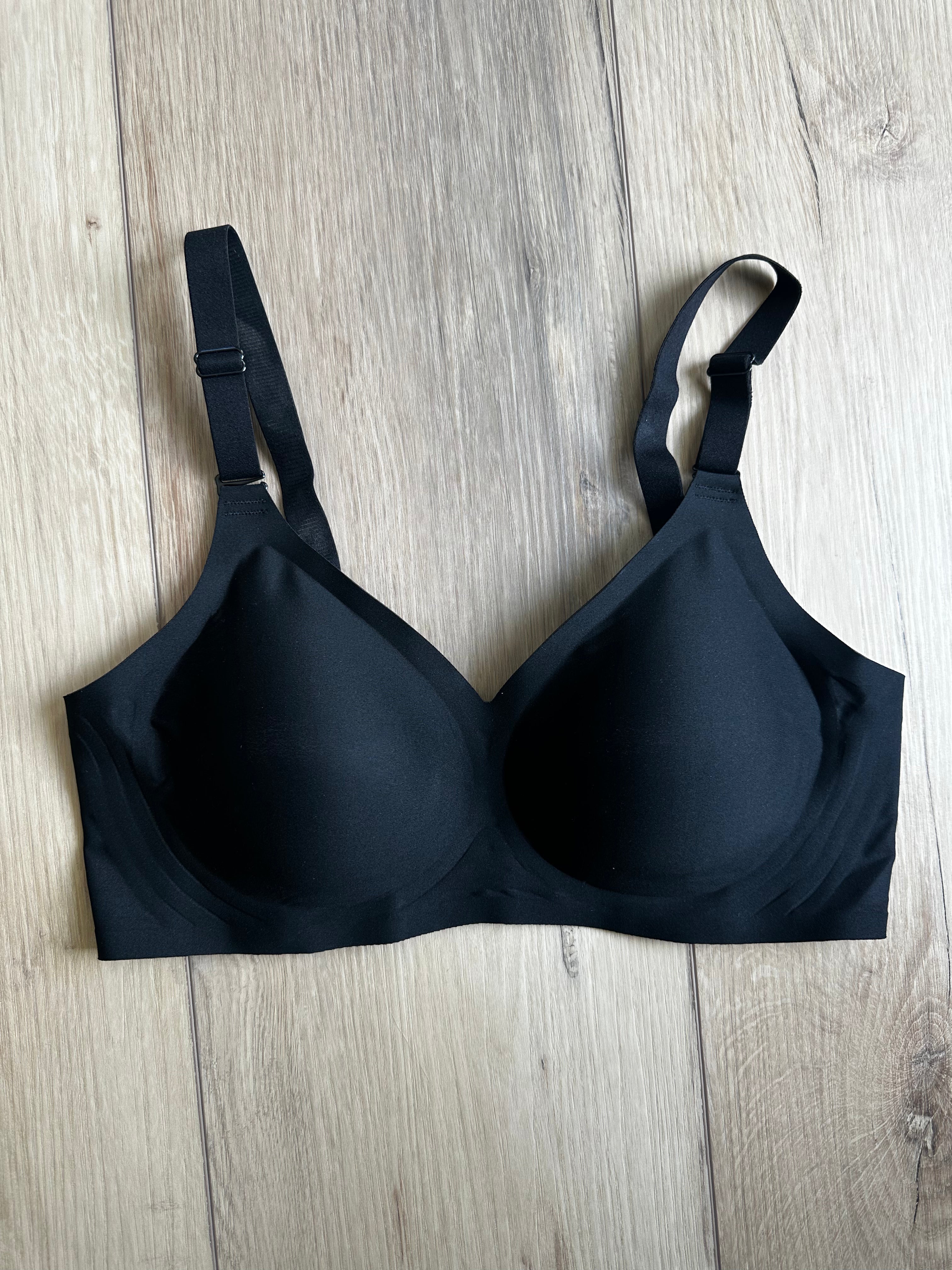 Black Seamless Bra New (Size Medium)